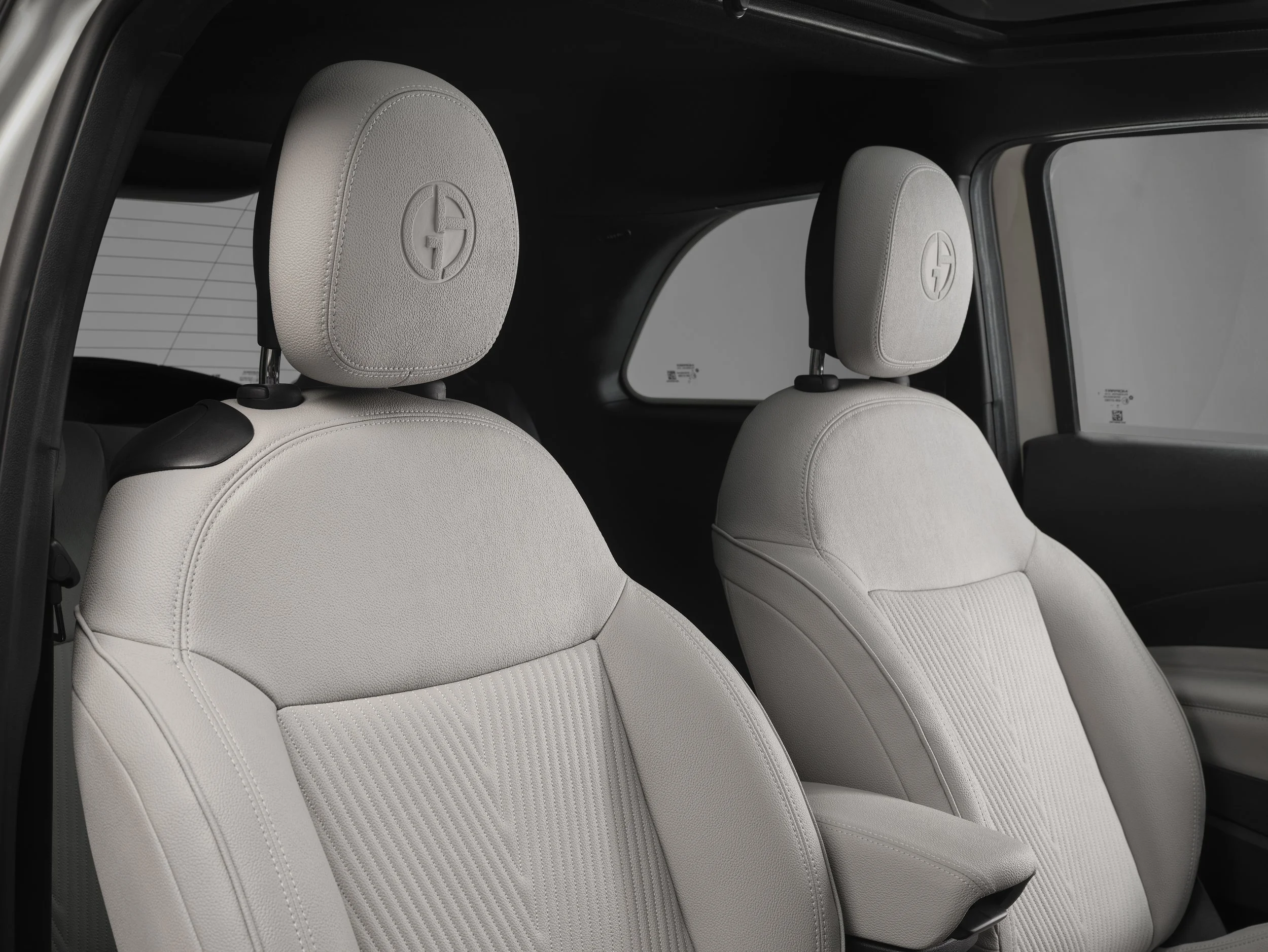 Fiat500eGiorgioArmani15.jpg