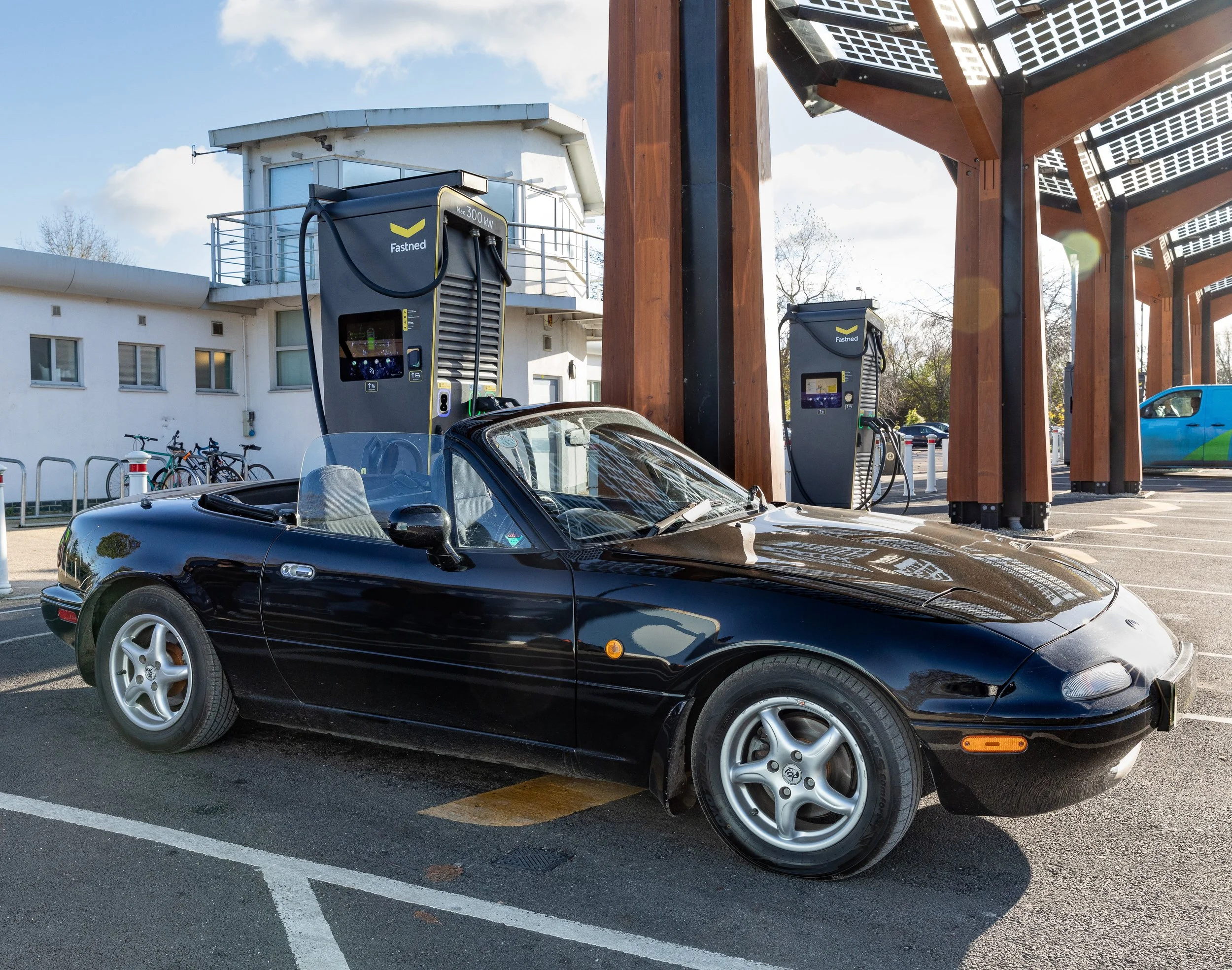 Electrogenic-electric-Mazda-Miata-MX5-charging-3.jpg