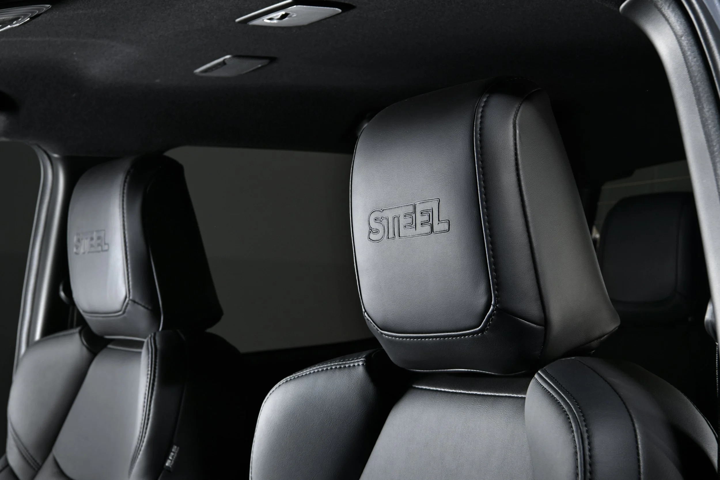 The New Isuzu D-Max STEEL Edition (4) (1).jpg