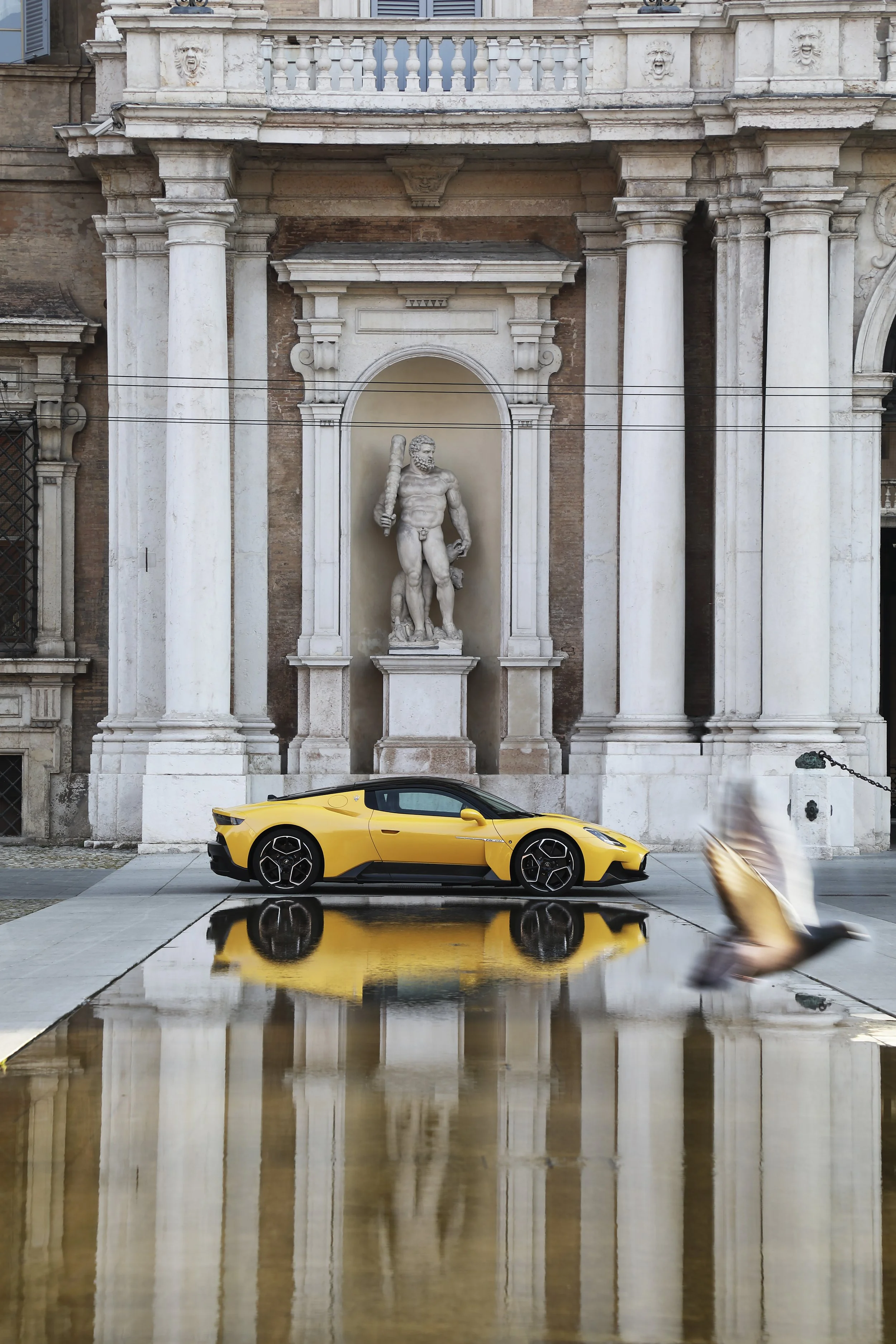 MC20 onsta story.jpg