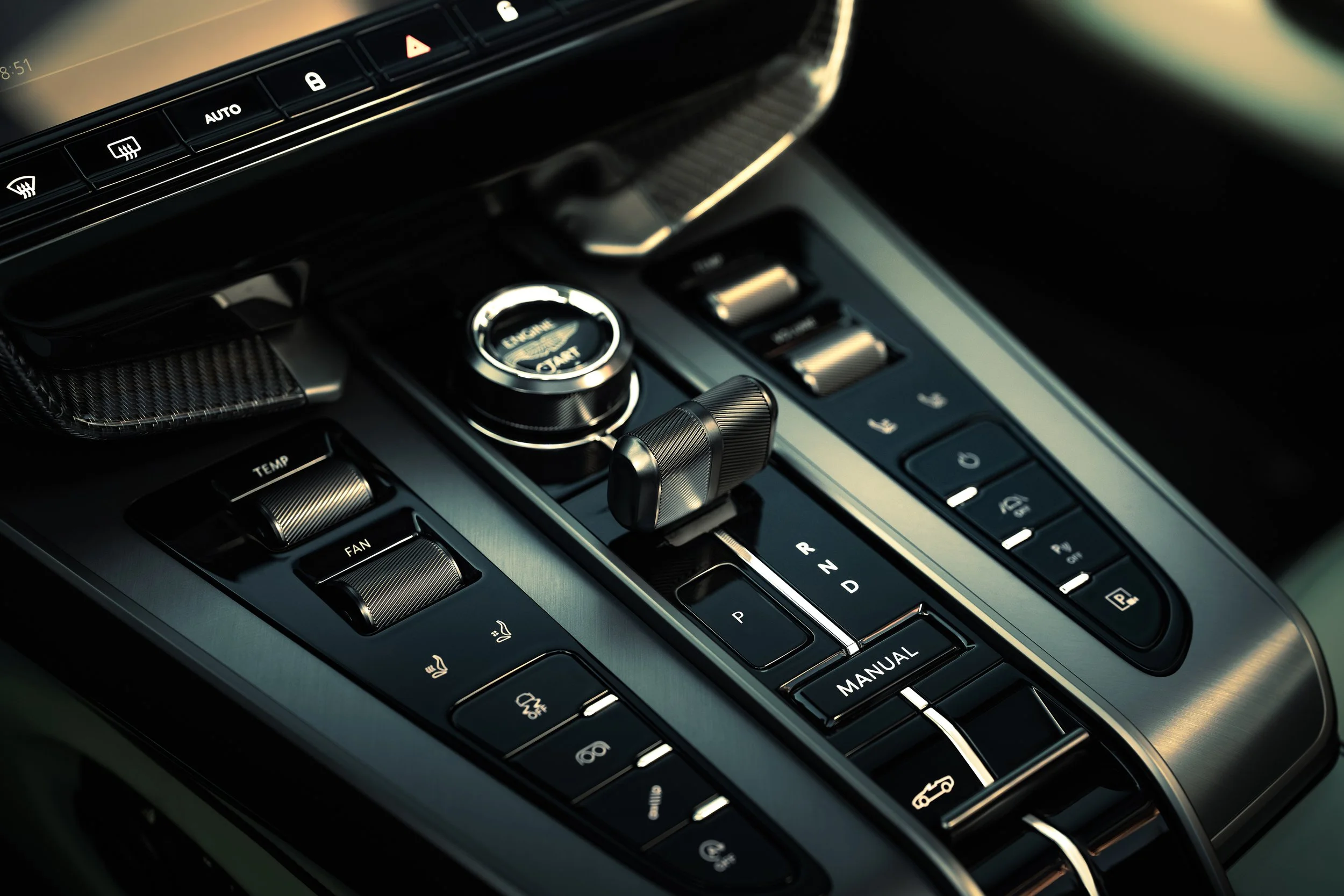 Aston Martin Vanquish Volante_15.jpg