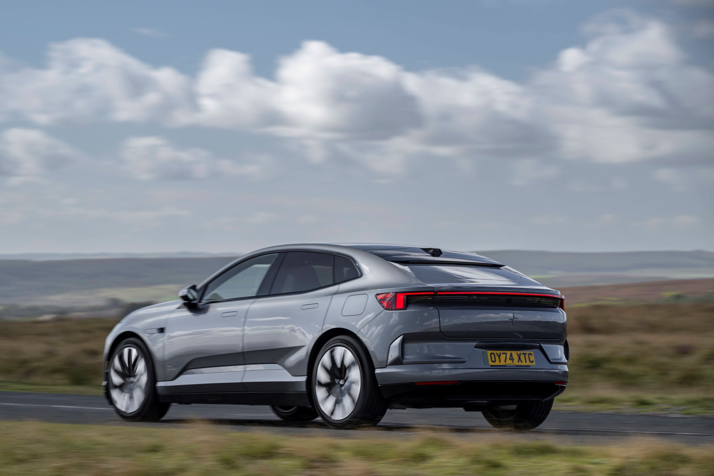 Polestar 4 (3).jpg