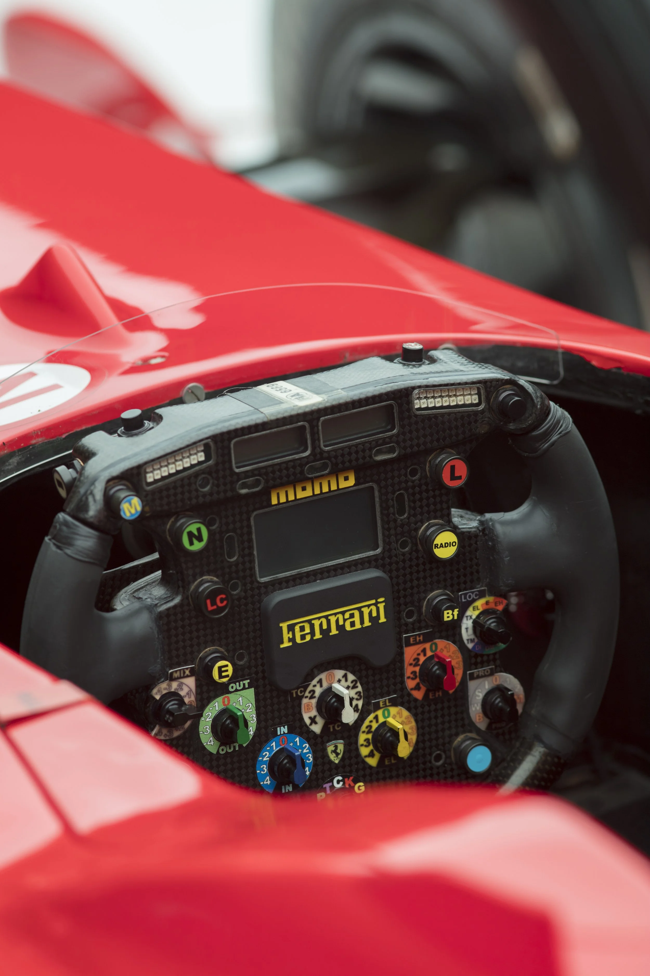 2001-Ferrari-F2001--The-Schumacher-Crown-Jewel-_1317263.jpg
