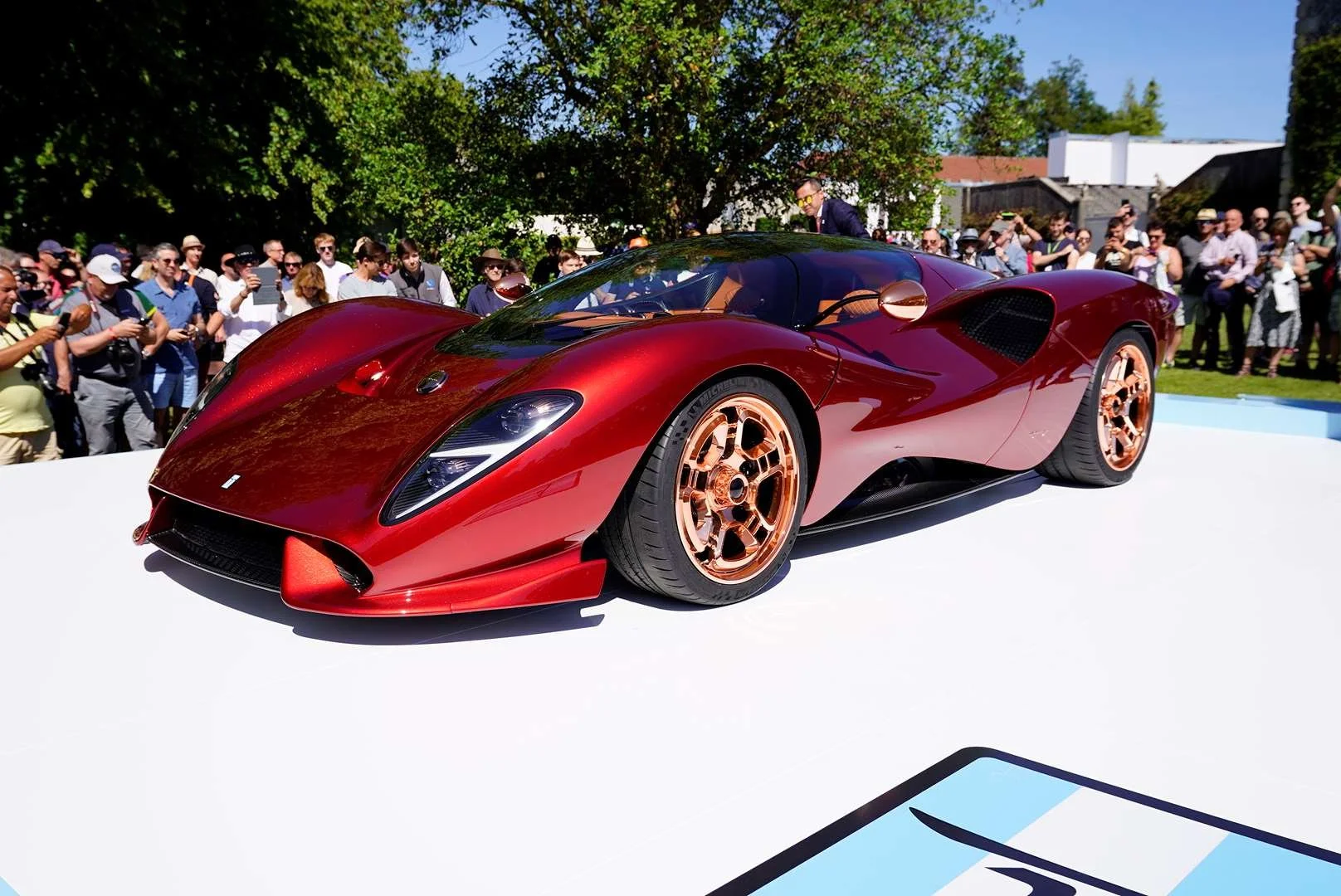 de_tomaso_p72.jpg