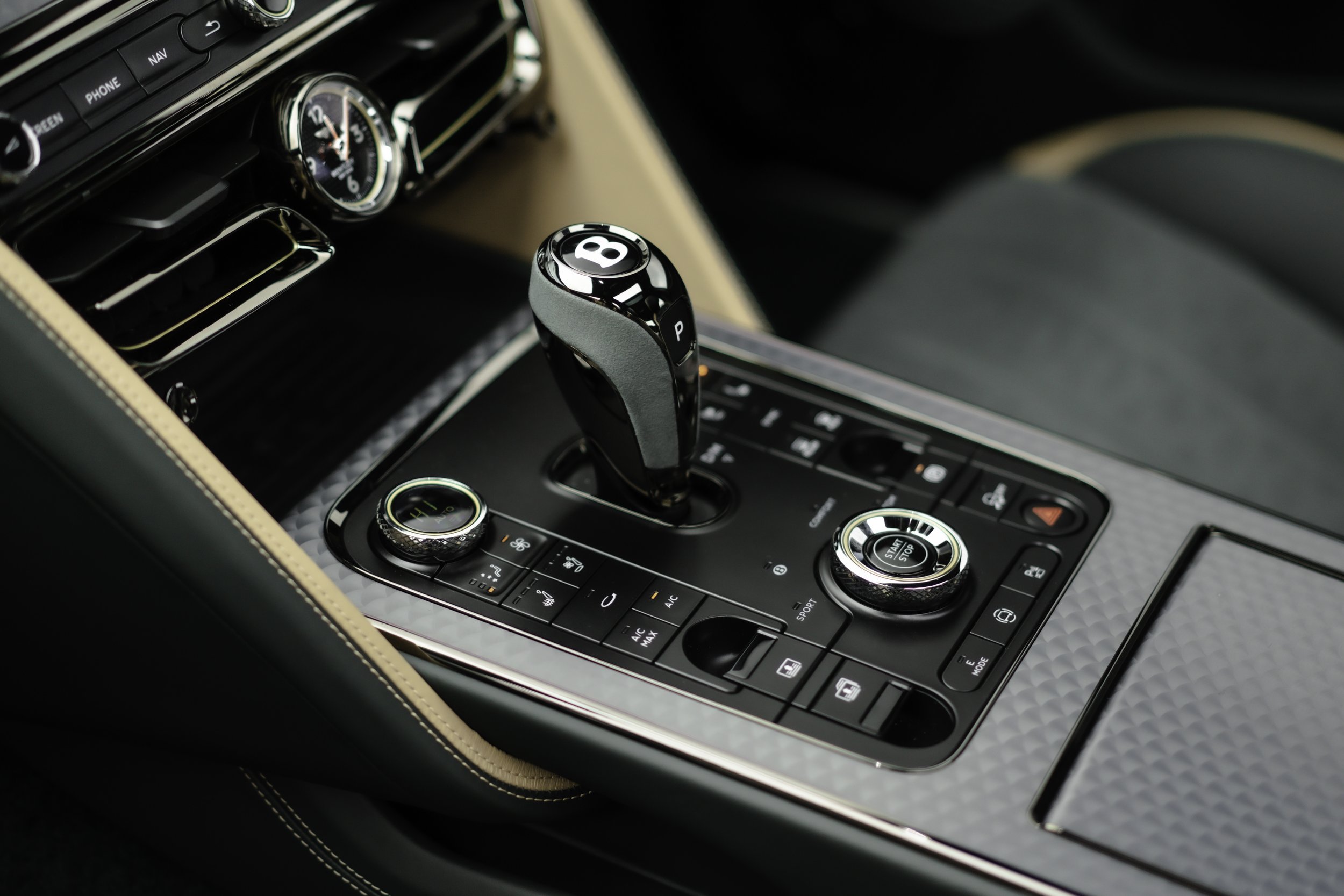 Bentley Flying Spur Mulliner (11).jpg