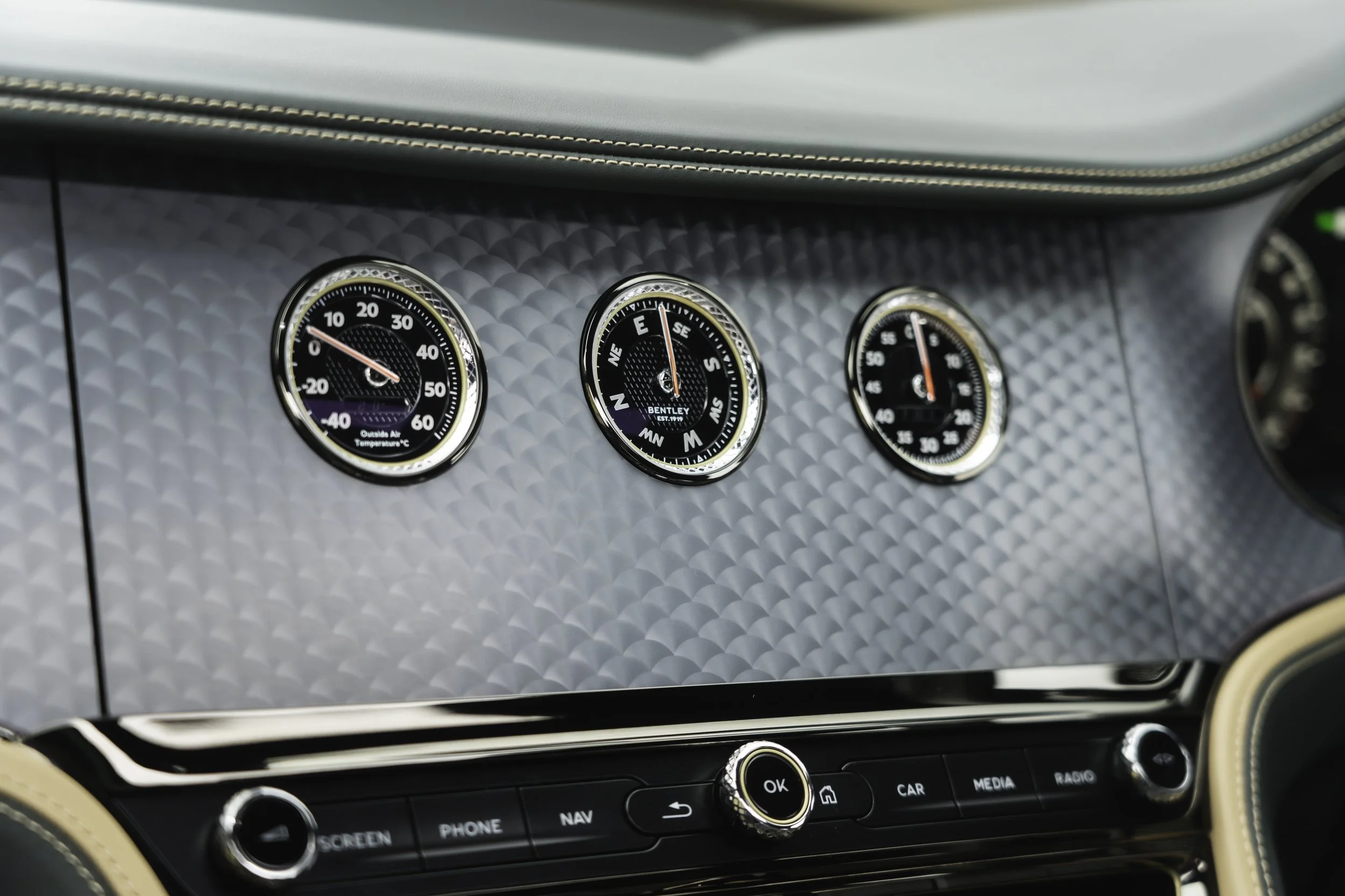 Bentley Flying Spur Mulliner (10).jpg