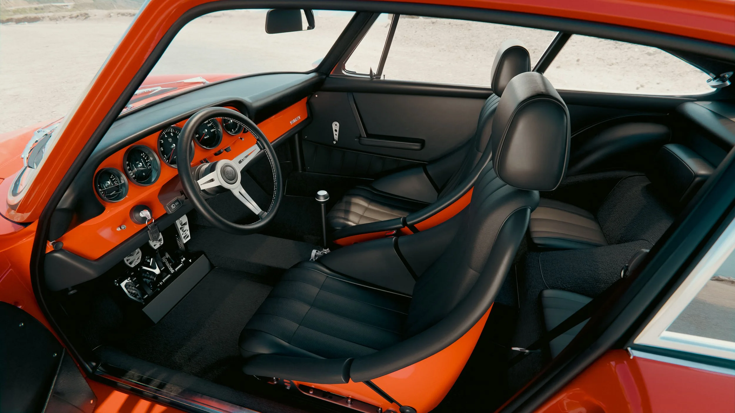 KAMM 912T INTERIOR.jpg