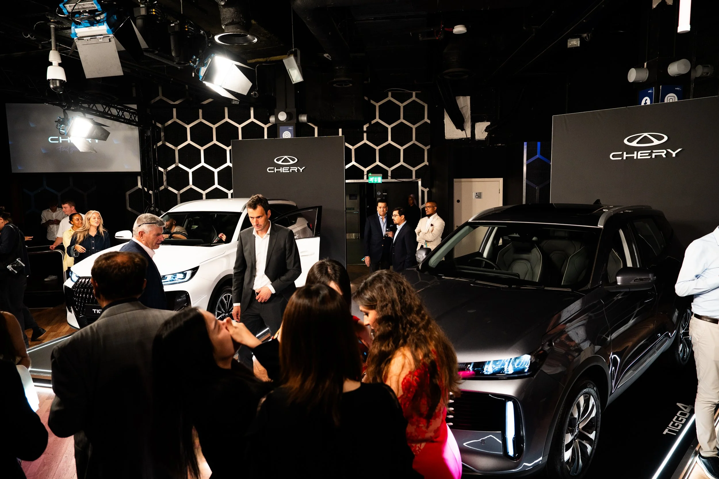 13. CHERY UK brand launch group image.jpg