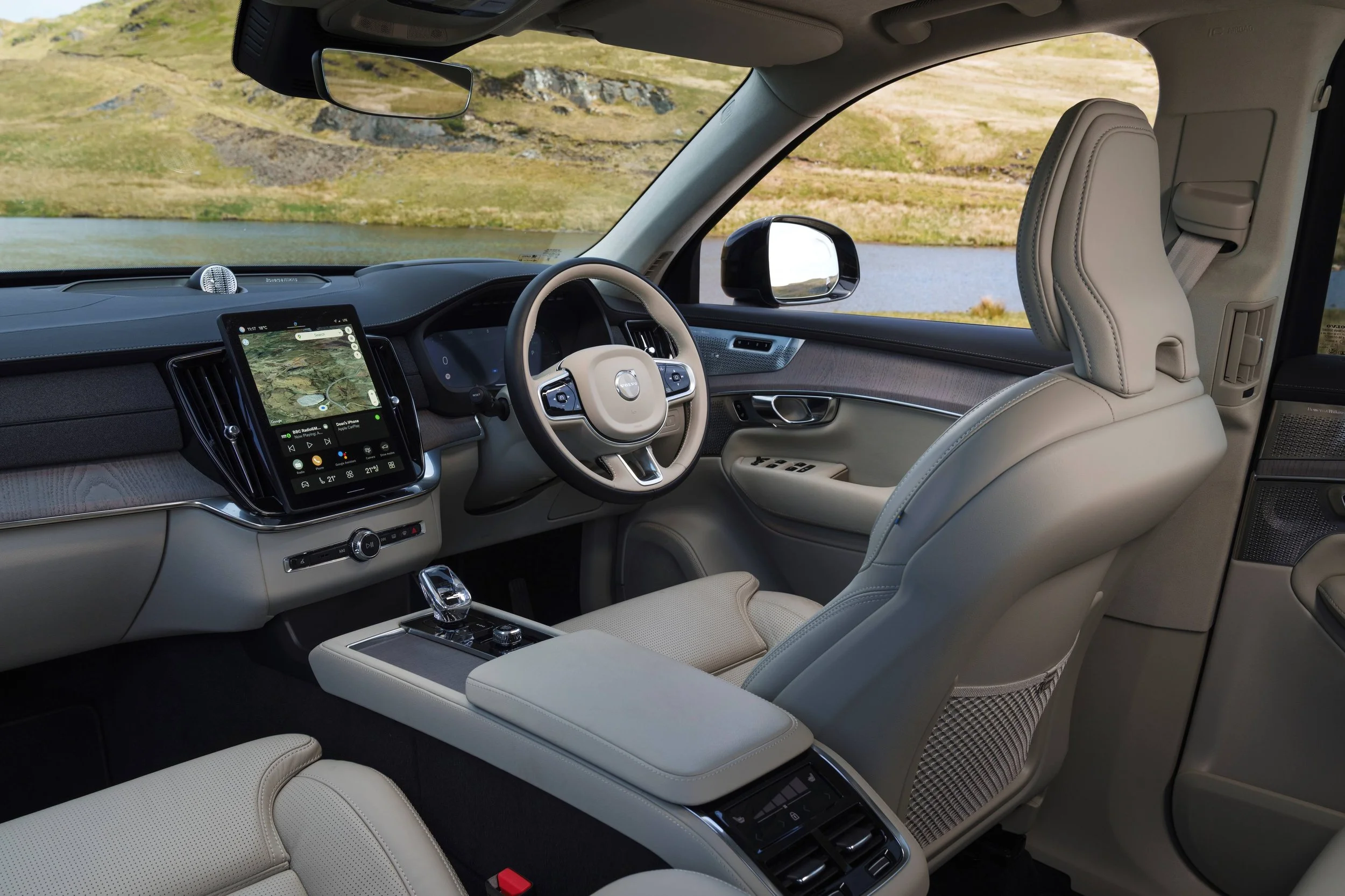 Volvo XC90 T8 (3).jpg