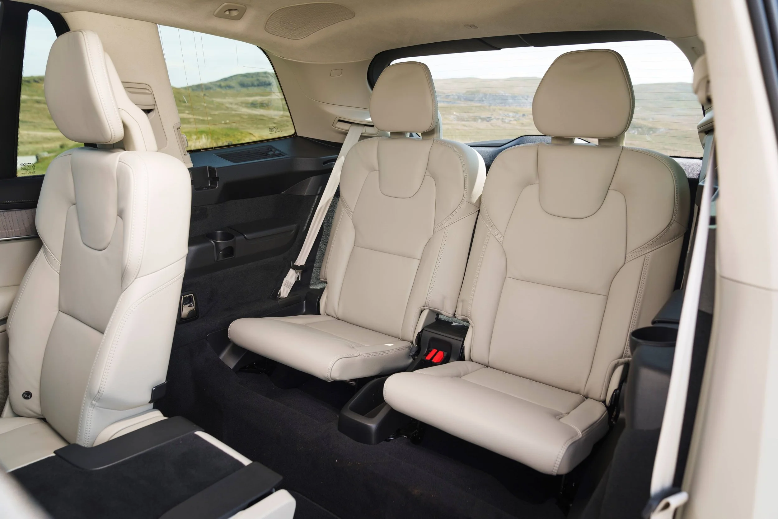 Volvo XC90 T8 (4).jpg