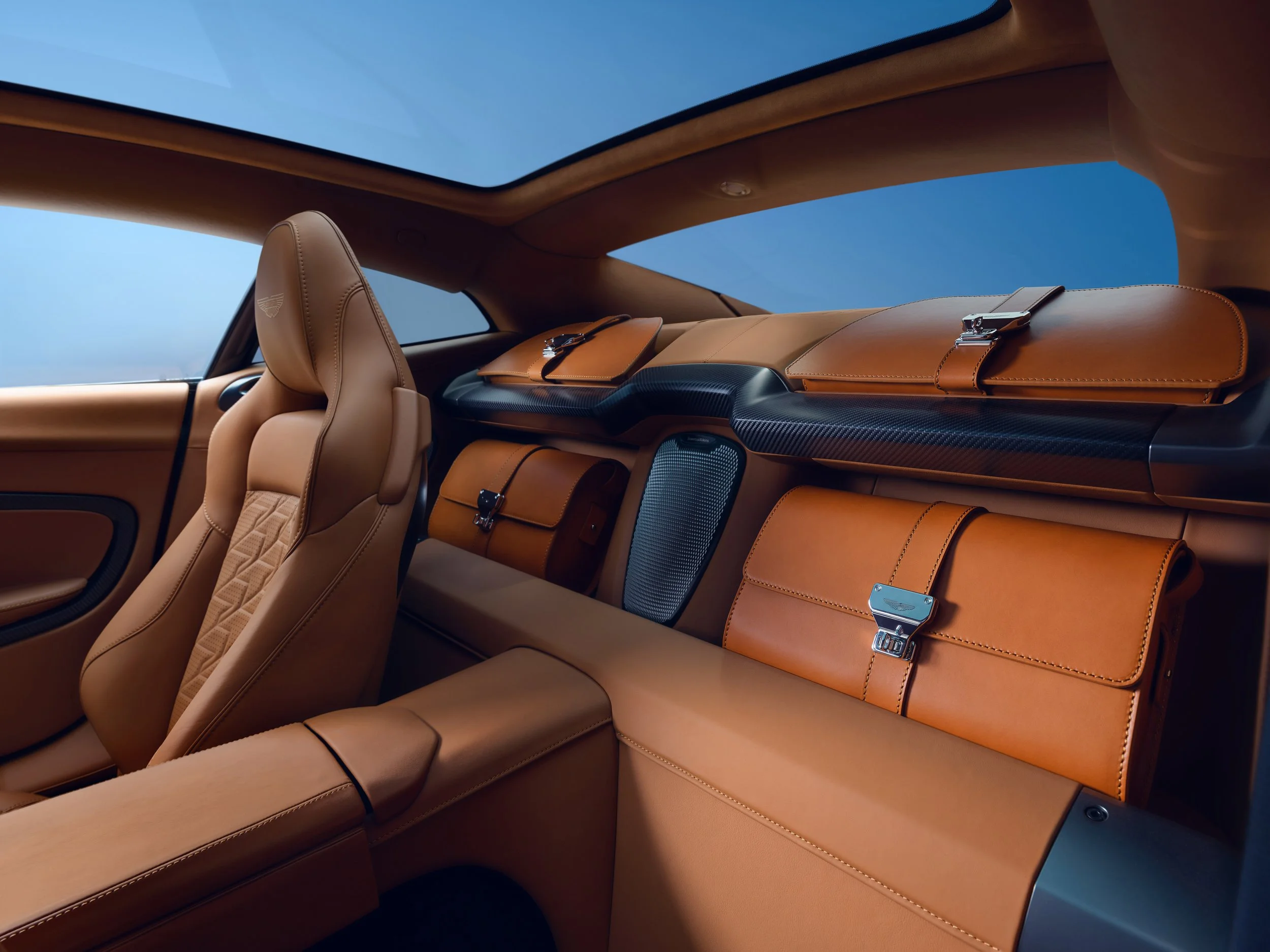 Aston_Martin_Vanquish_23.jpg