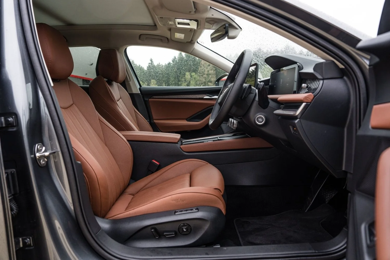 Skoda Superb Estate (12).jpg