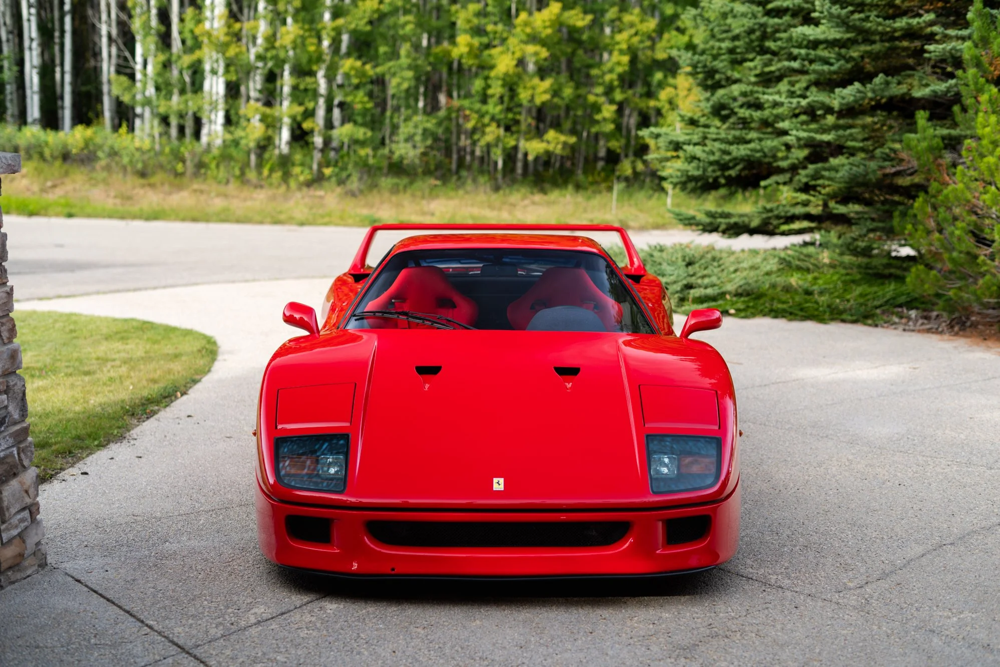1991 Ferrari F40 exterior front.jpg