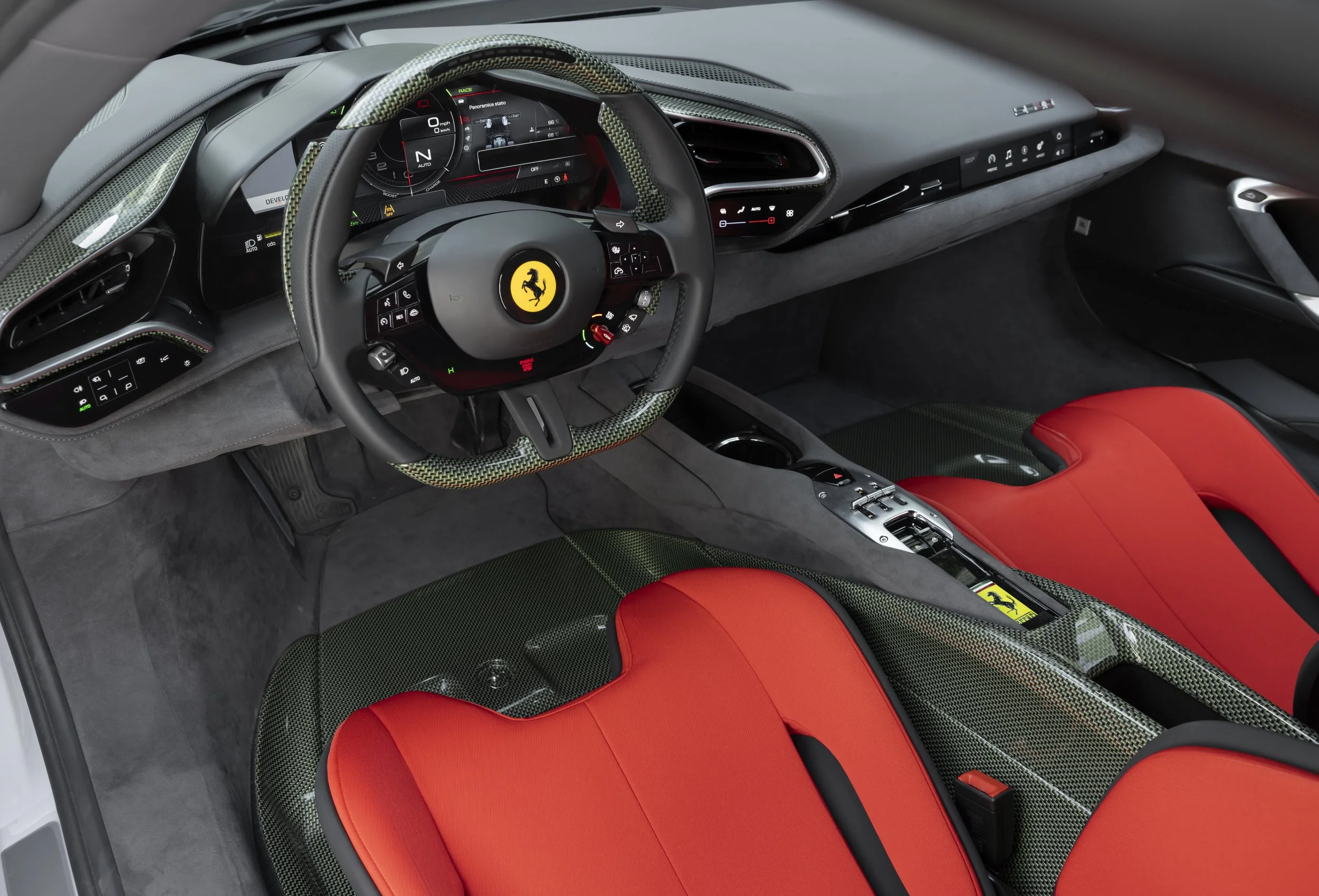 Ferrari_SC40_INT__4_6a40b028-5005-4a6e-ac0d-92558a04bb0f.jpg