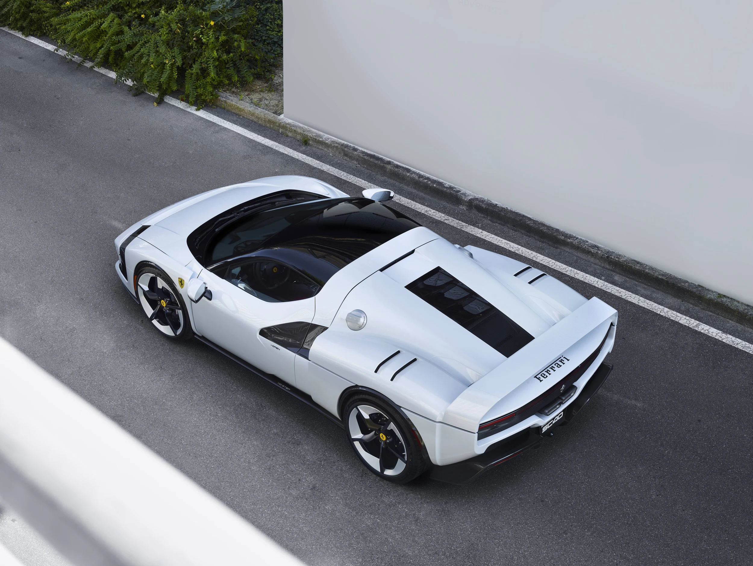 Ferrari_SC40_EXT__13_44148181-8f79-4982-82f8-f8dcfa1f8183.jpg
