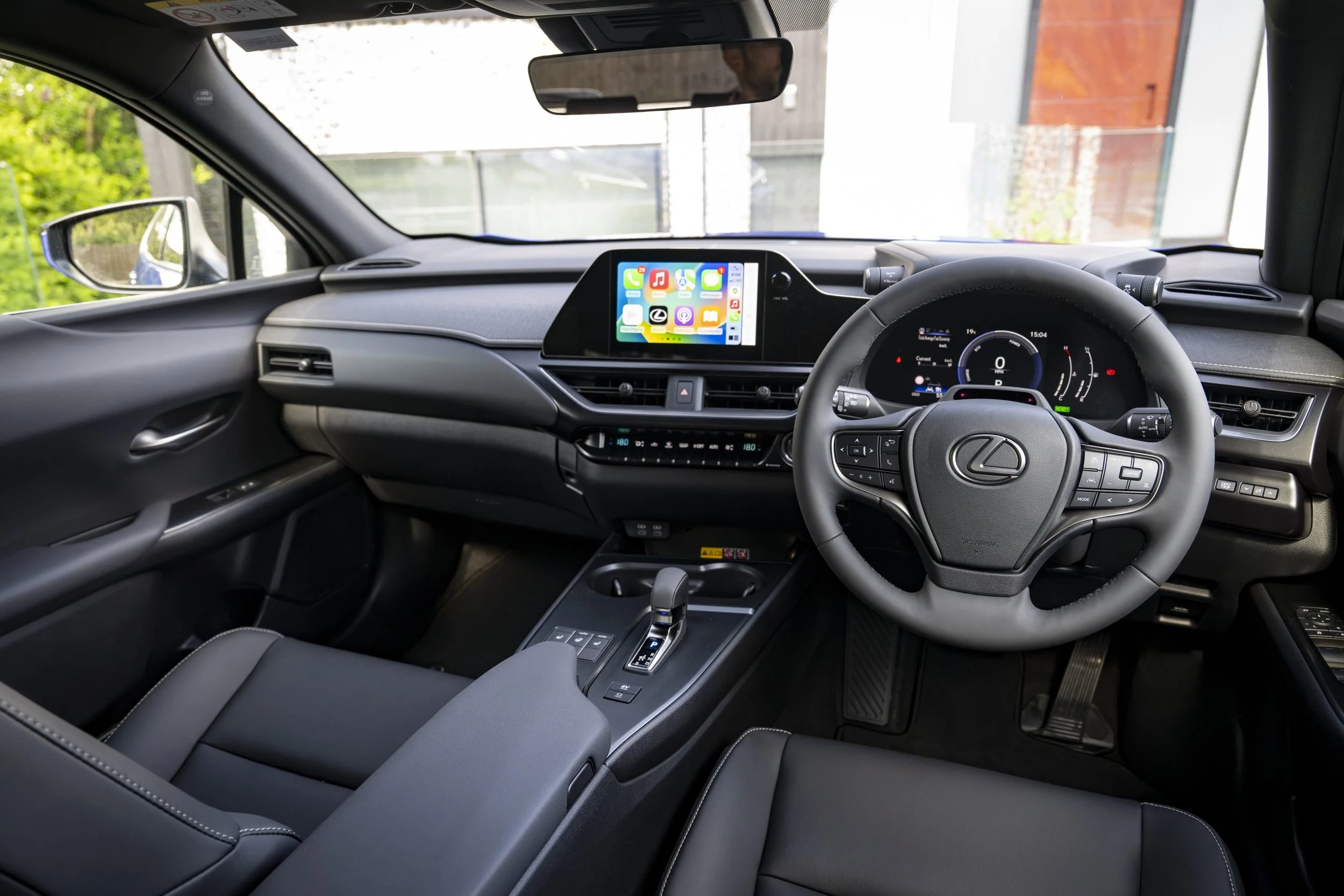 Lexus UX 300h F-Sport (6).jpg