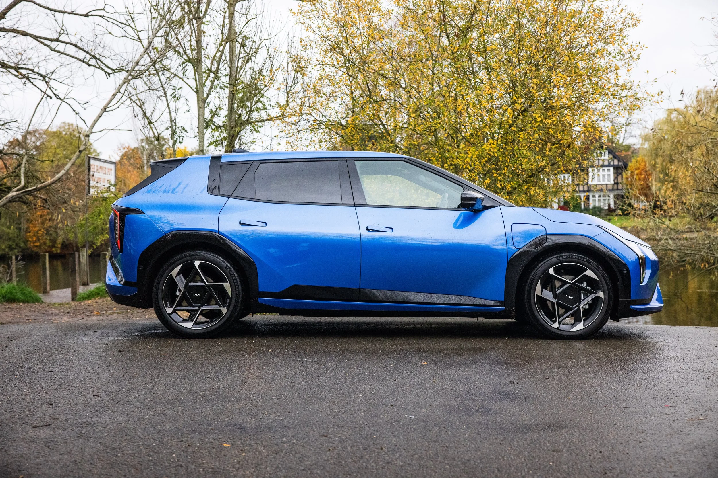 EV4 Hatch-06.jpg