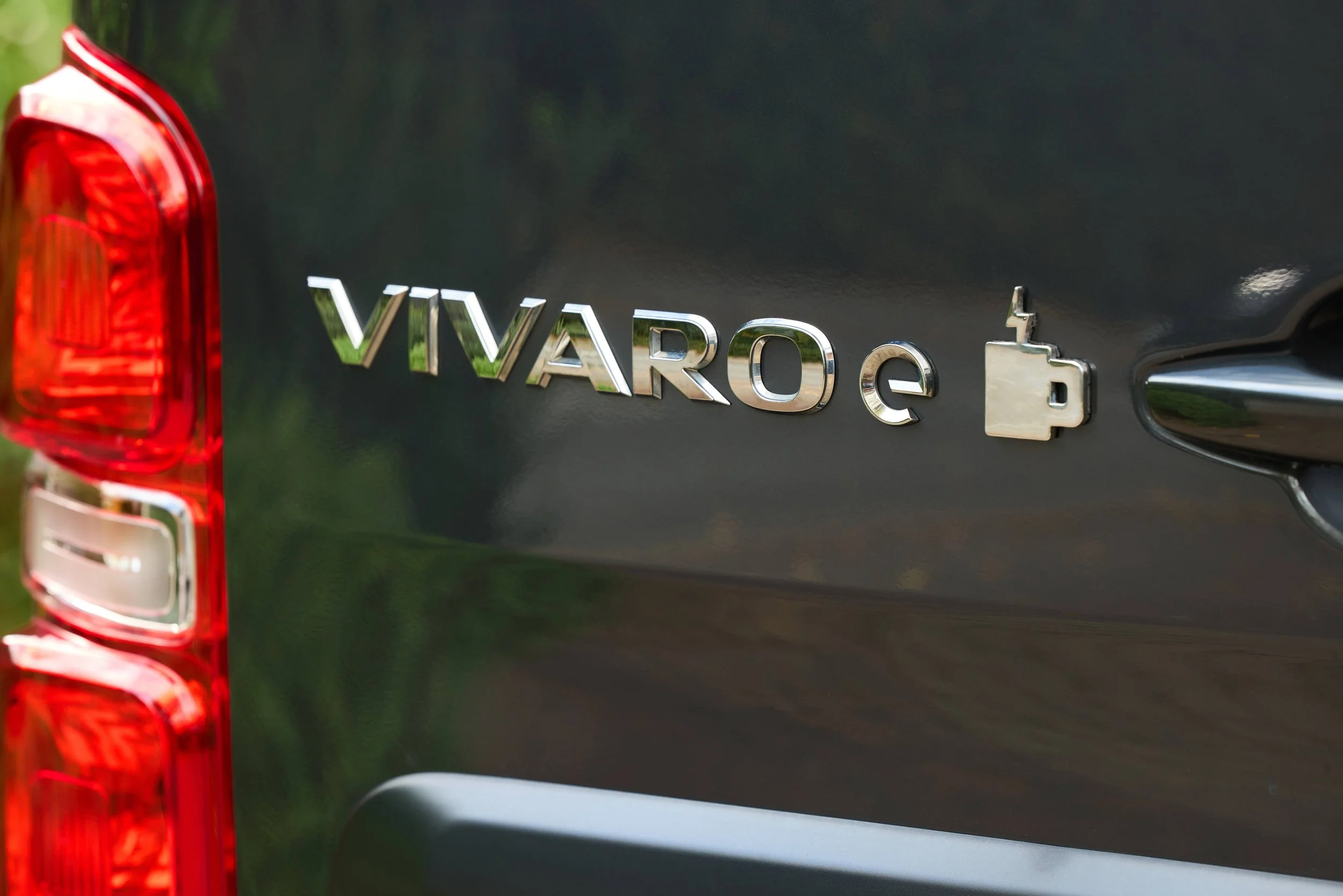 VauxhallVivaroElectrici-TEA16 (1).jpg