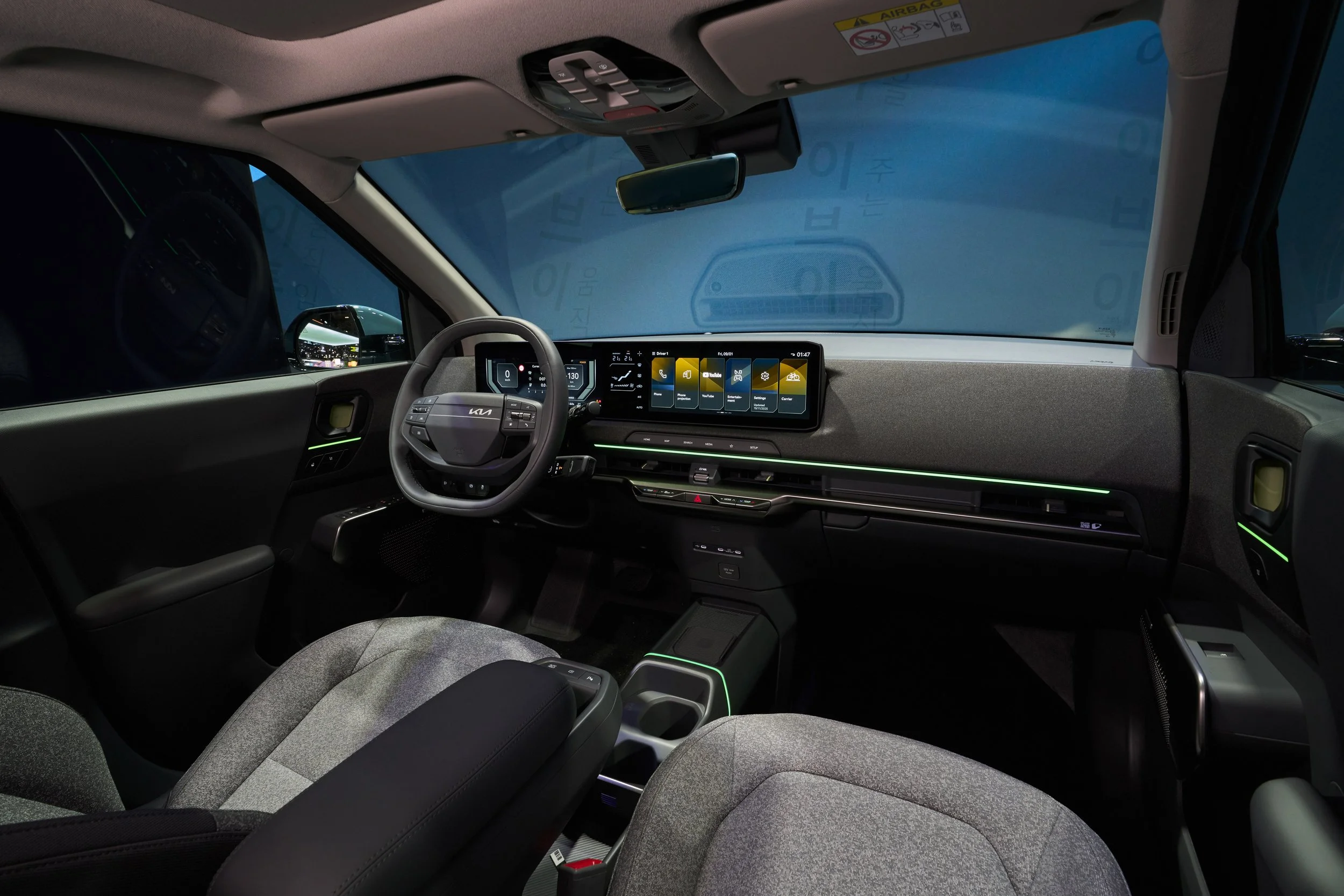 kia-ev2-frost-blue-motorshow-interior-highres-002.jpg