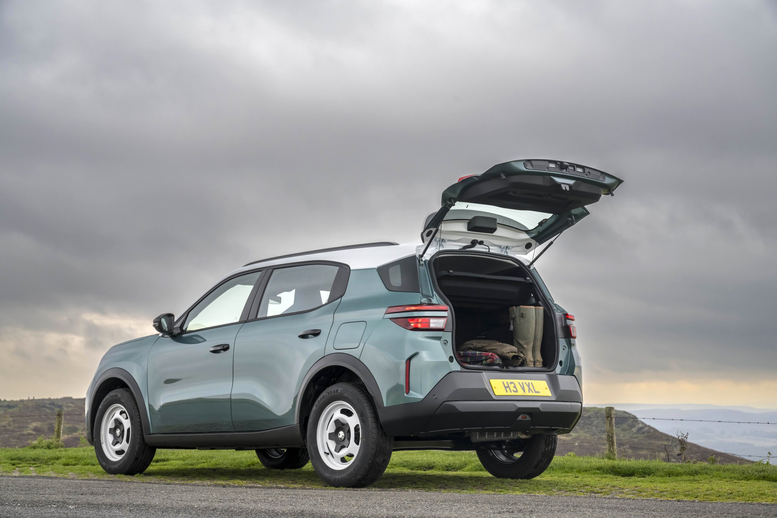 Vauxhall Frontera Hybrid (1).JPG