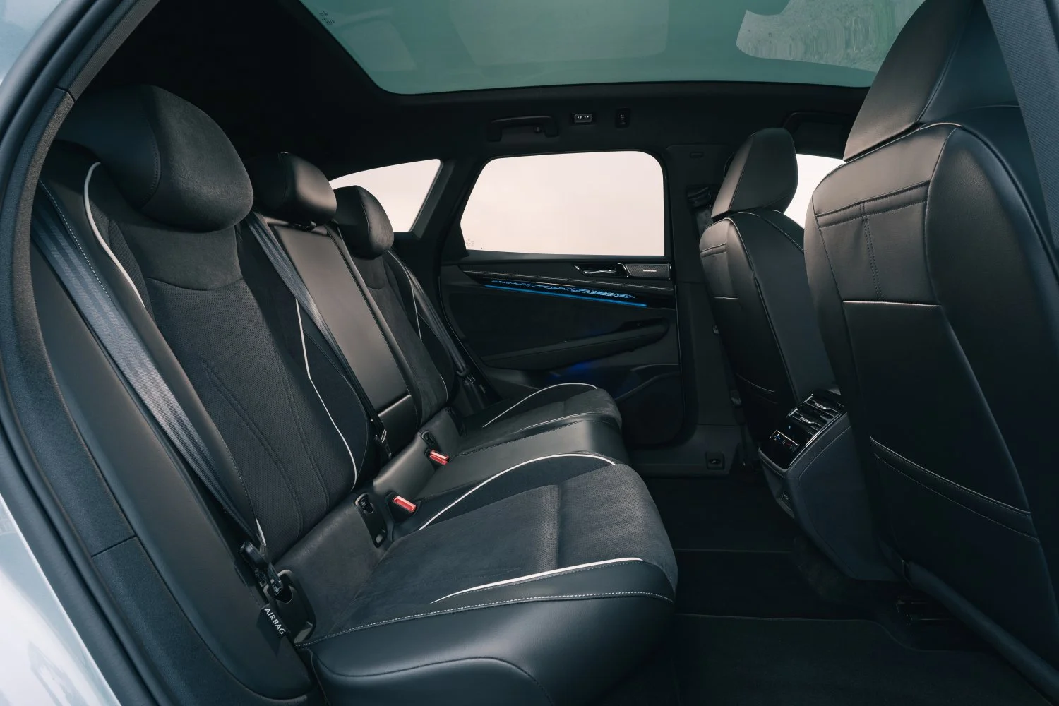 Volkswagen ID 7 Tourer (3).jpg