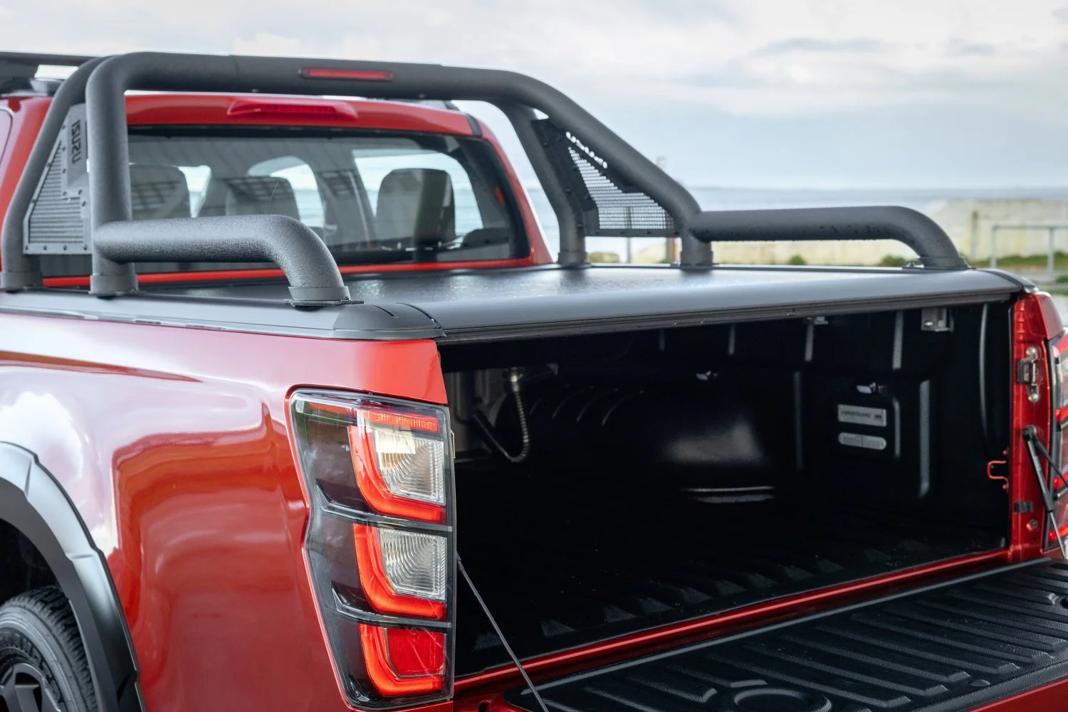 Isuzu D-Max V-Cross Apr 26 (7).jpg