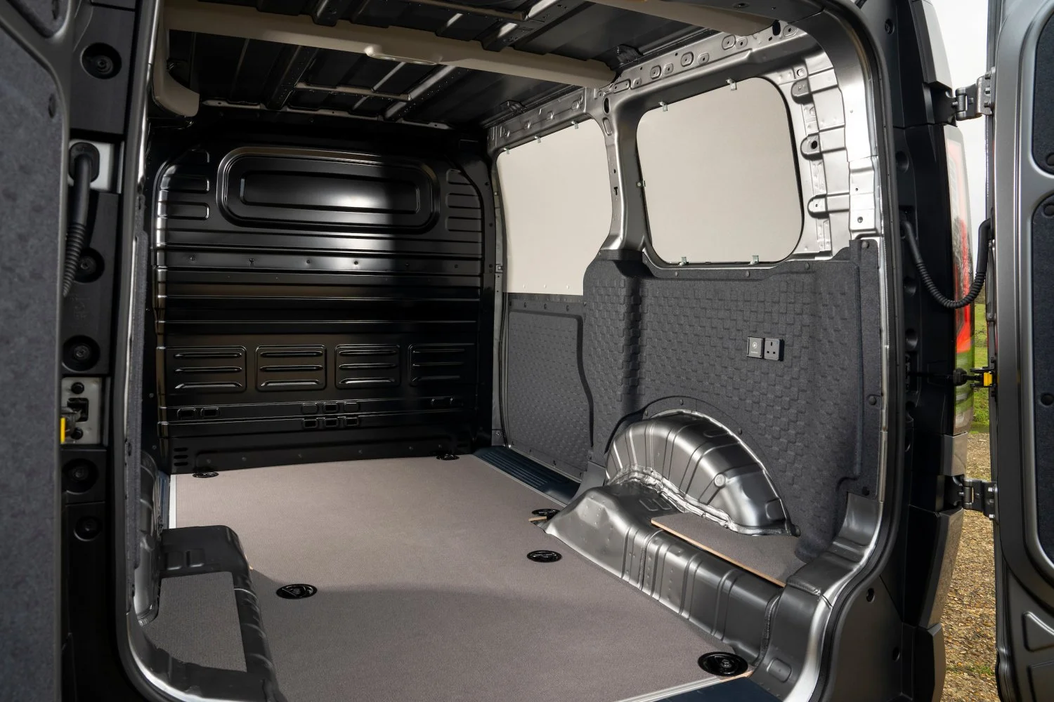 Kia PV5 Cargo (6).jpg