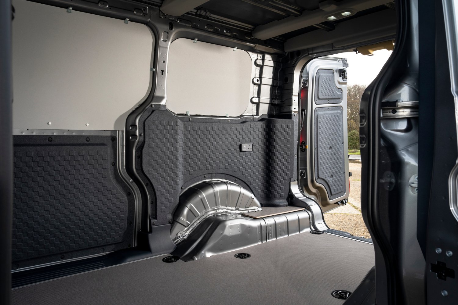 Kia PV5 Cargo (7).jpg