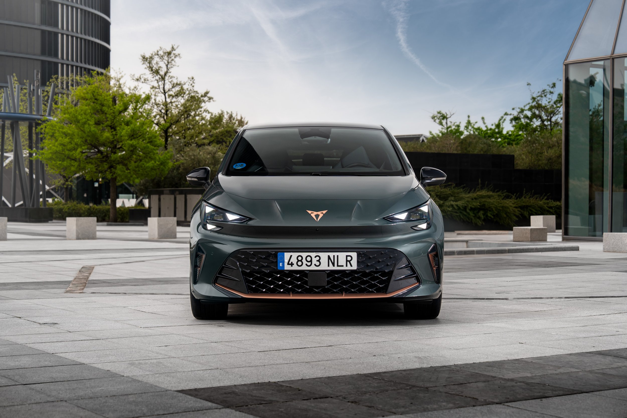 NEW CUPRA BORN VZ_DARK FOREST_023.jpg