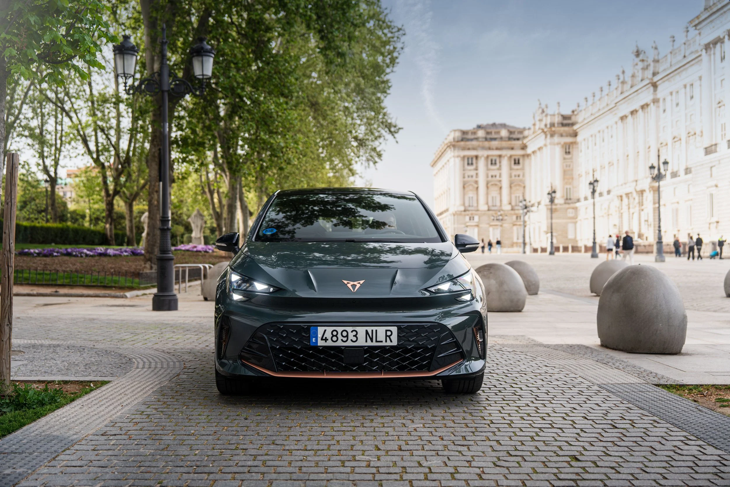 NEW CUPRA BORN VZ_DARK FOREST_011.jpg