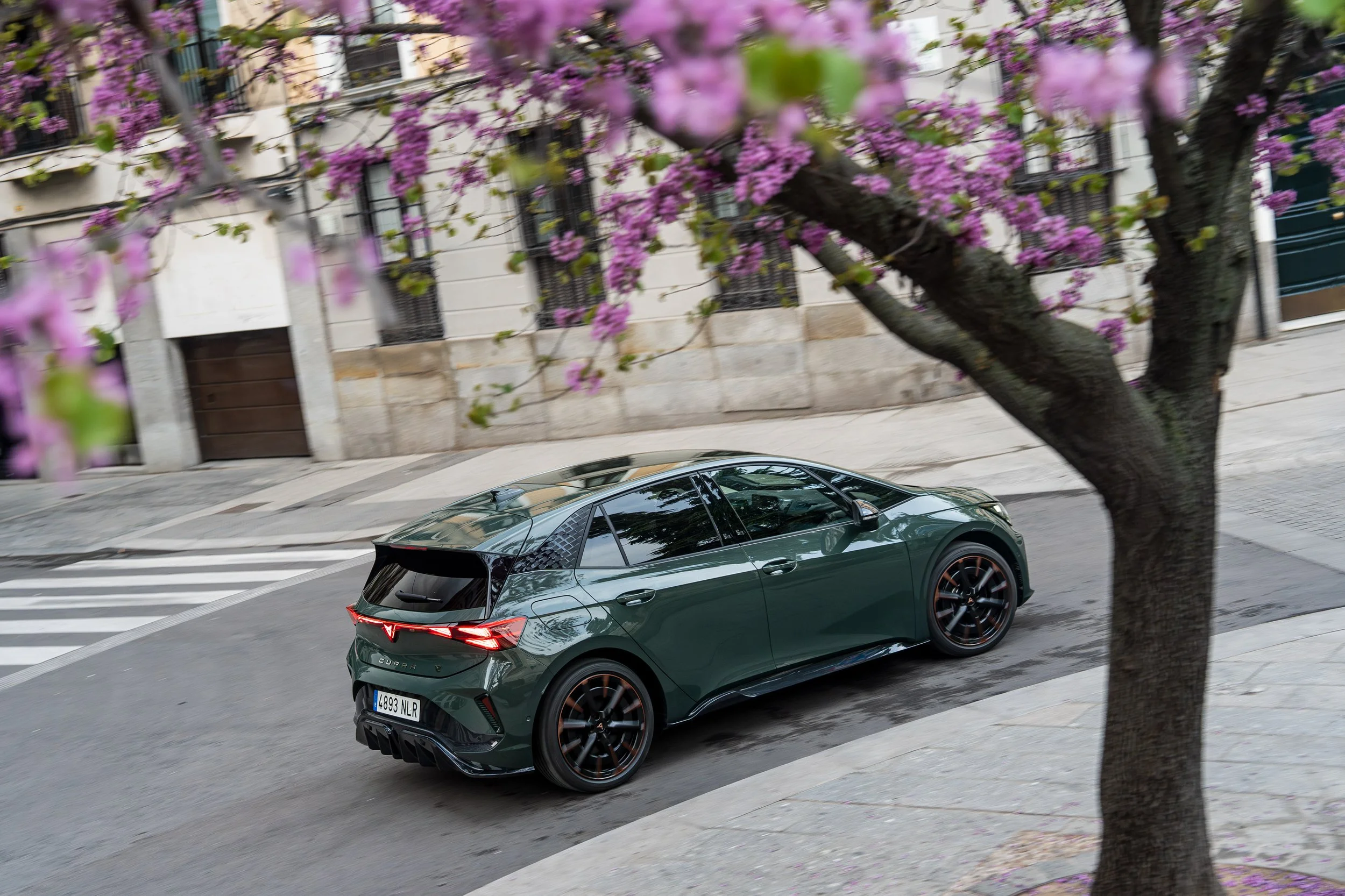 NEW CUPRA BORN VZ_DARK FOREST_009.jpg