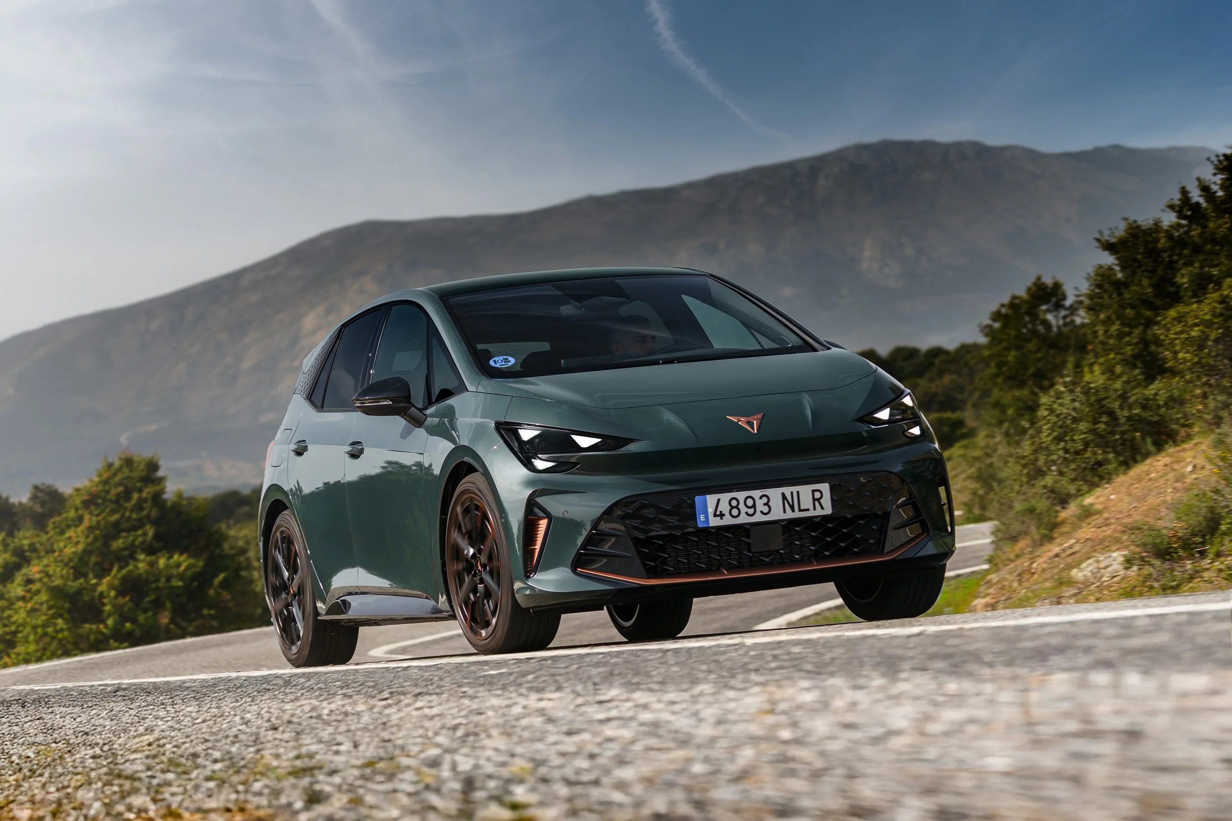 NEW CUPRA BORN VZ_DARK FOREST_005.jpg