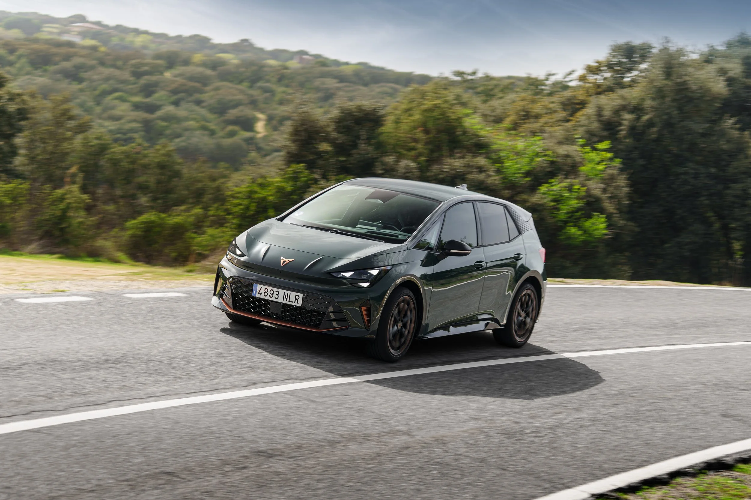 NEW CUPRA BORN VZ_DARK FOREST_006.jpg