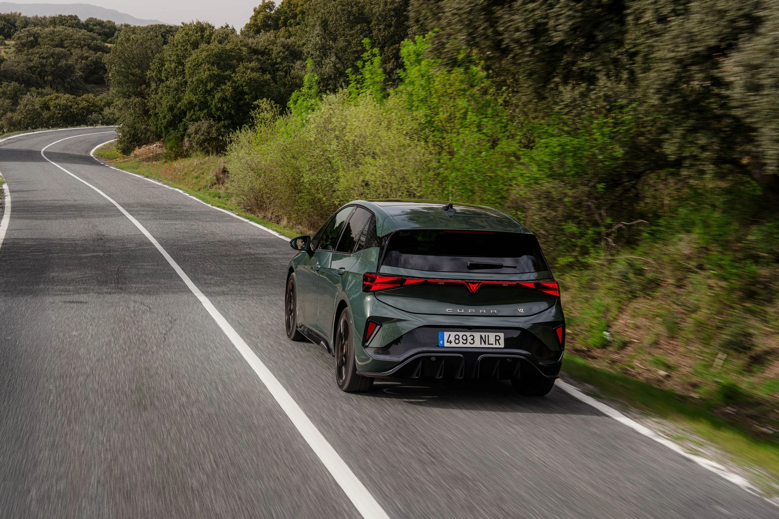 NEW CUPRA BORN VZ_DARK FOREST_008.jpg