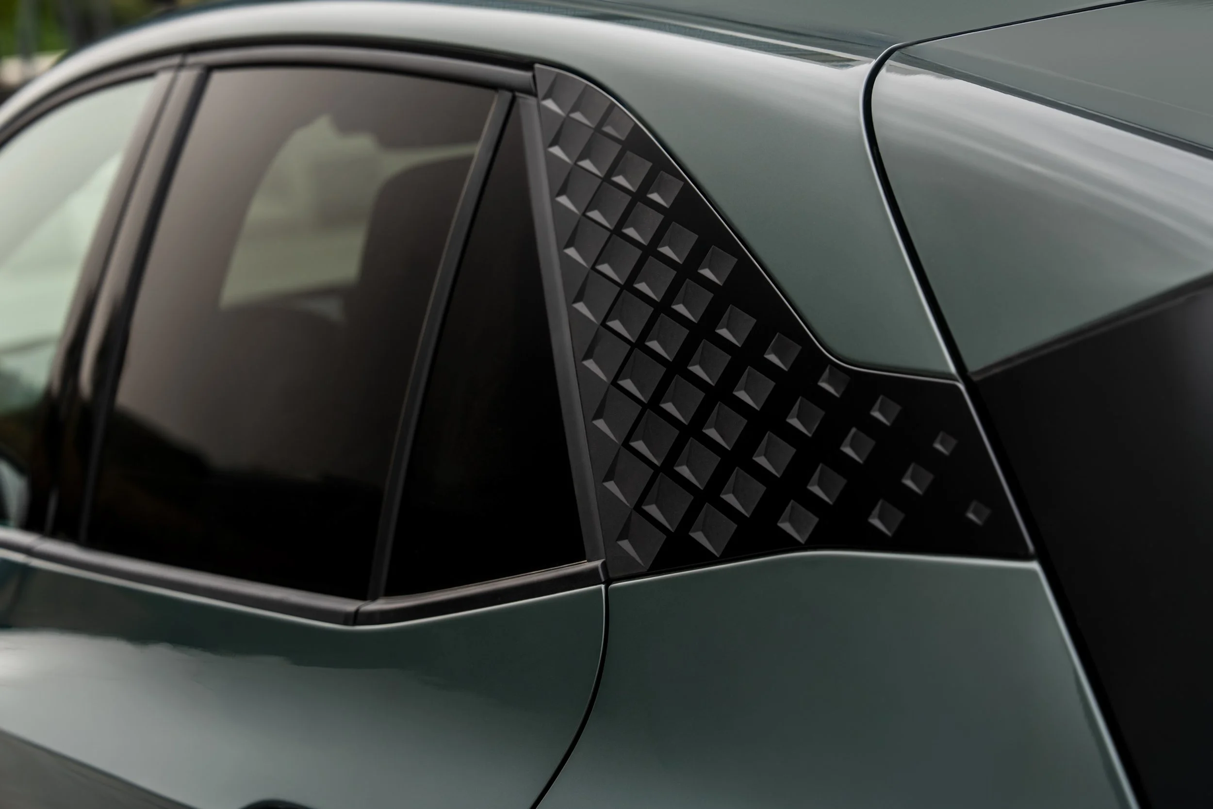 NEW CUPRA BORN VZ_DARK FOREST_017.jpg