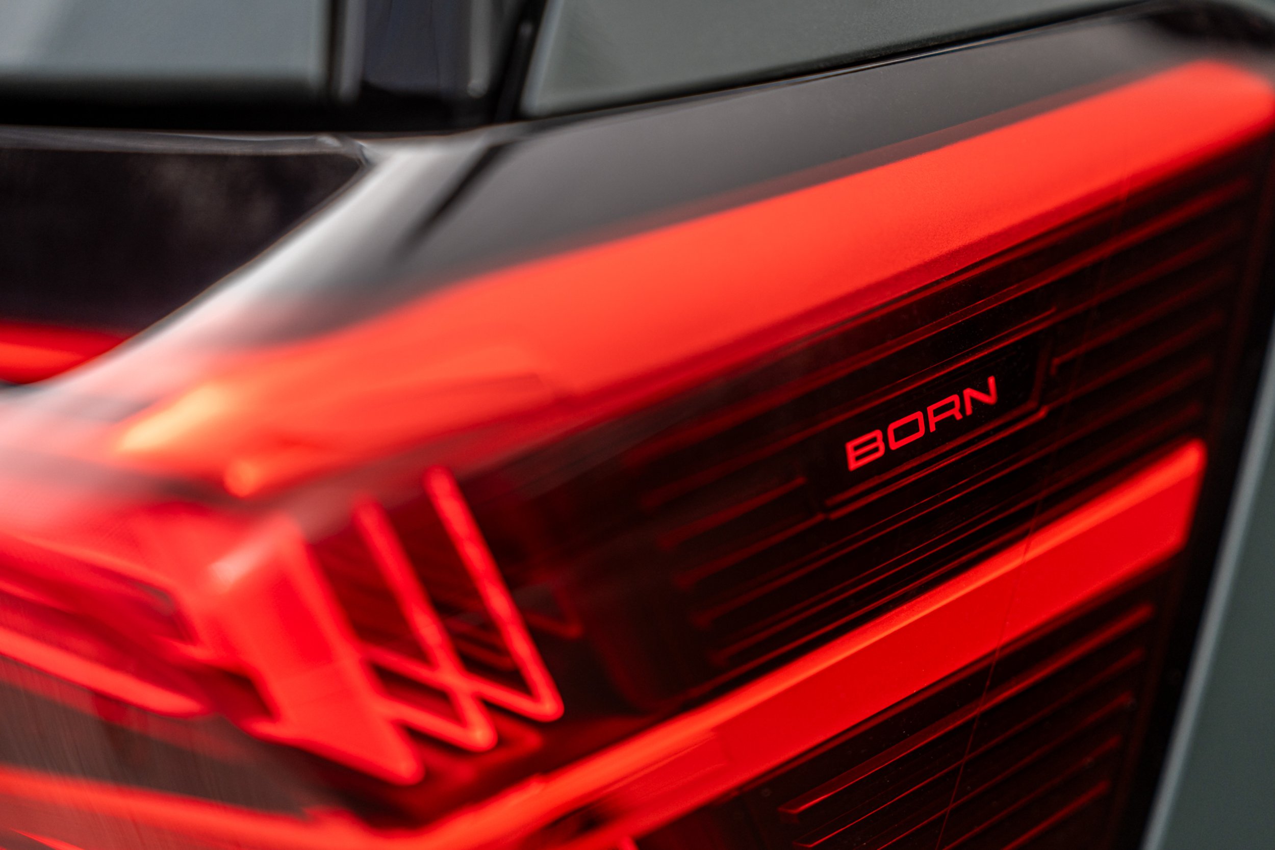 NEW CUPRA BORN VZ_DARK FOREST_018.jpg