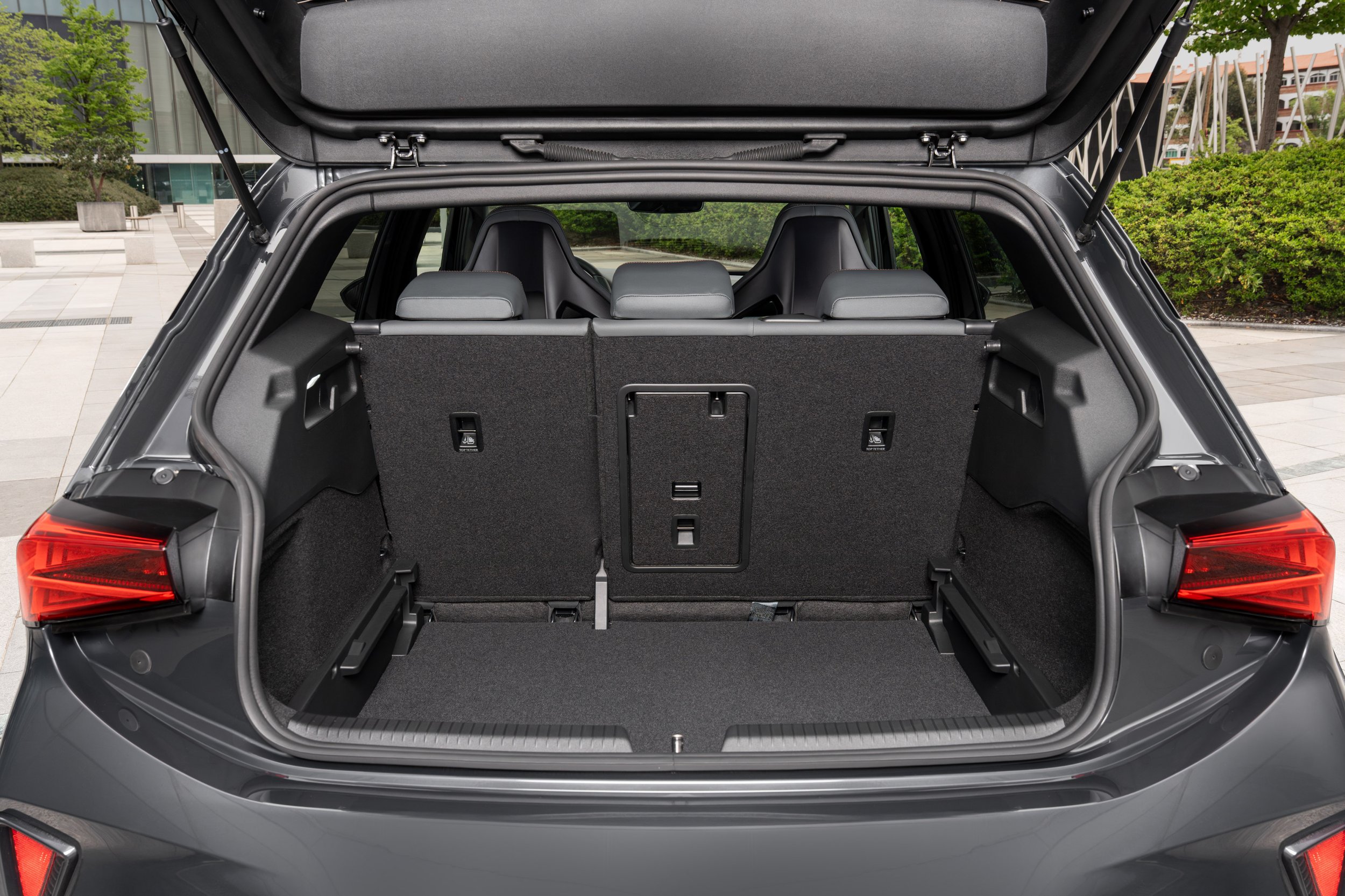 NEW CUPRA BORN VZ_TIMANFAYA_030.jpg