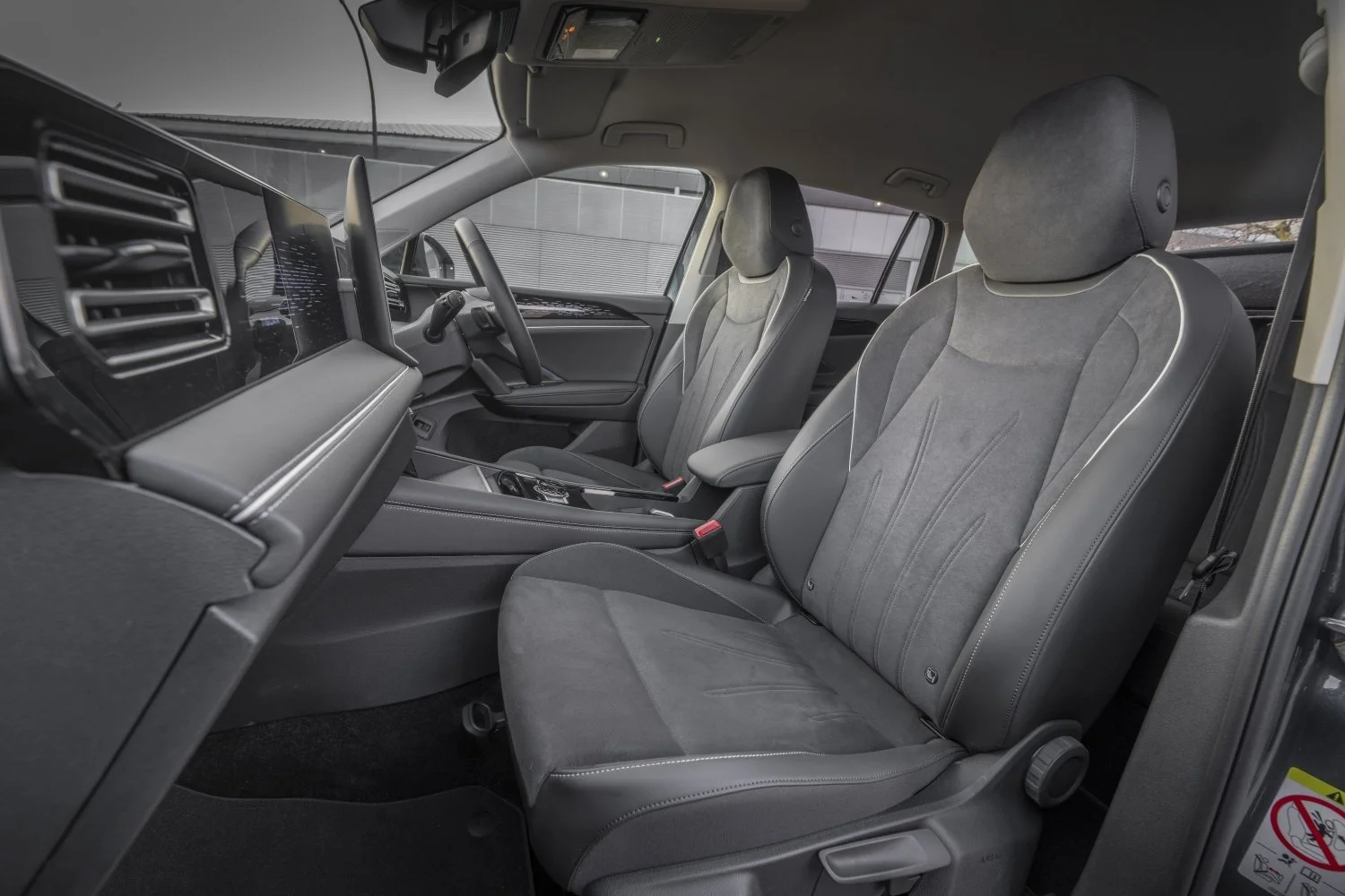 Volkswagen Tiguan May 26 (2).jpg