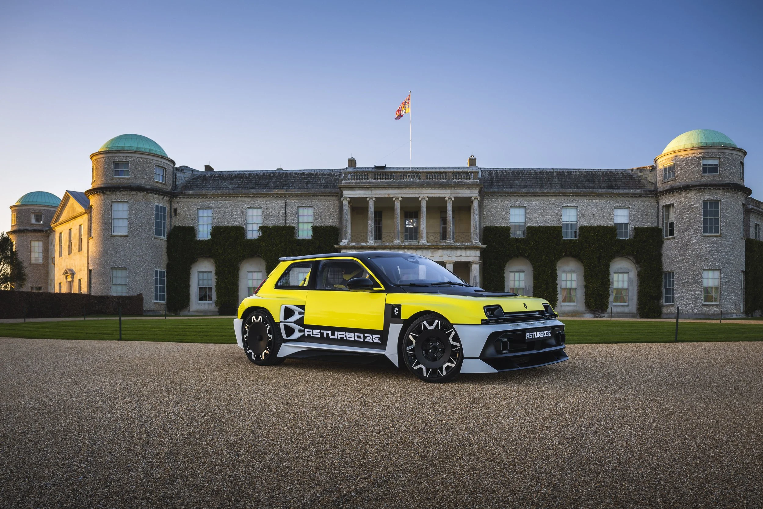 Renault 5 Turbo 3E to take on Goodwood hillclimb in UK dynamic debut