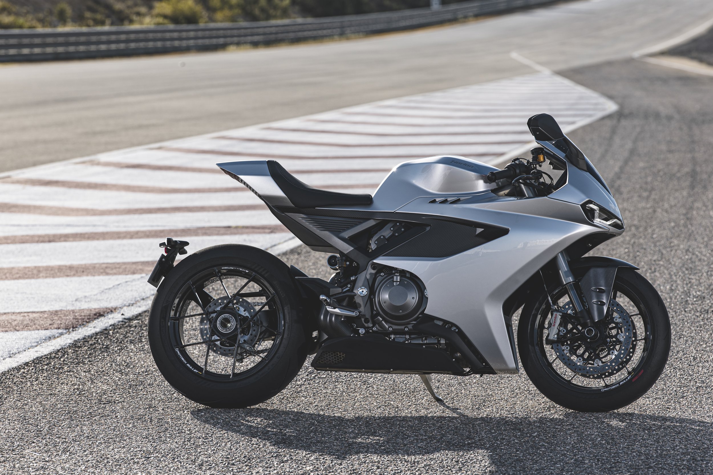 Norton_ManxR_2026_Static_49.jpg