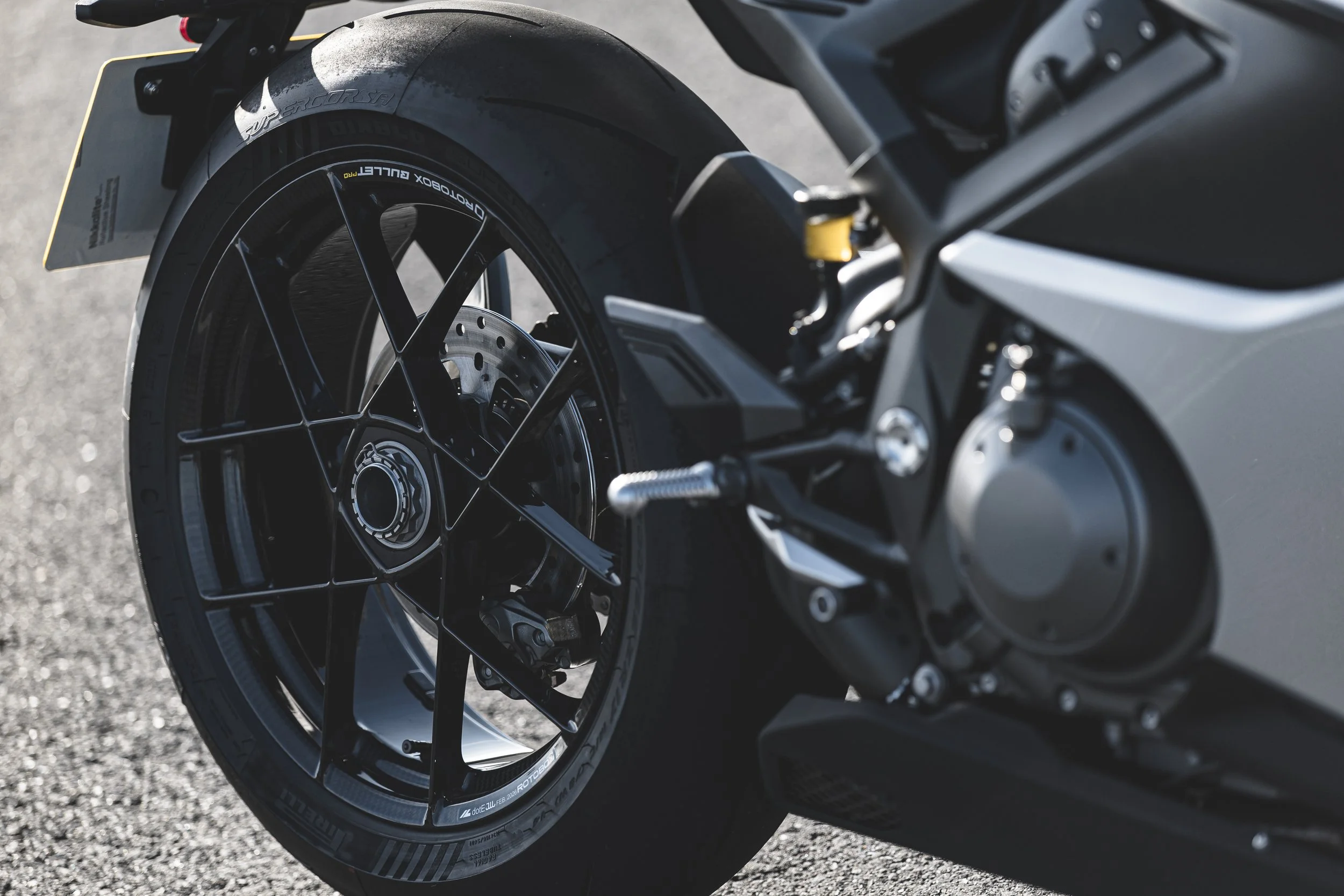 Norton_ManxR_2026_Details_13.jpg