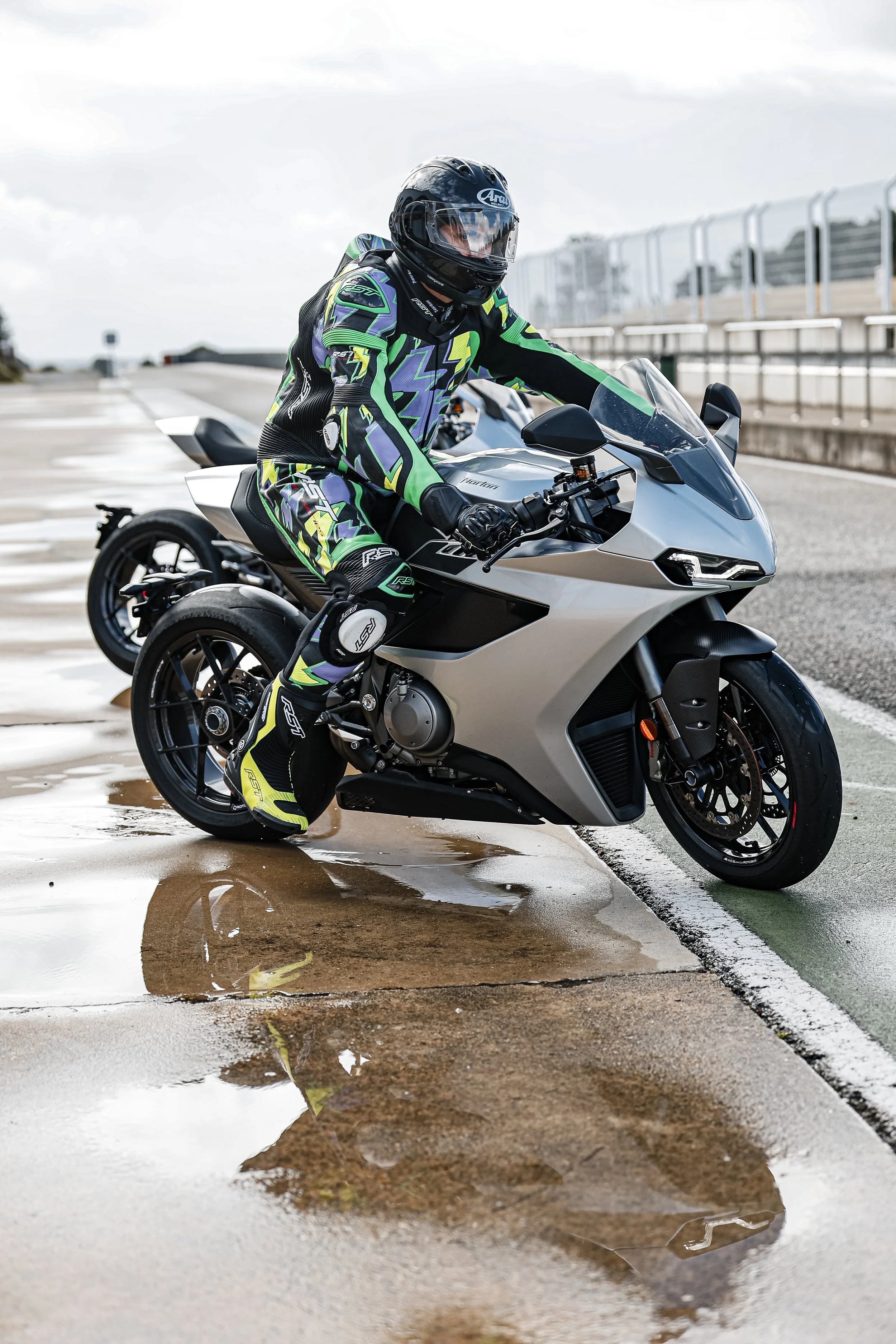 Norton-Manx-R-Global_BTS_023239.jpg