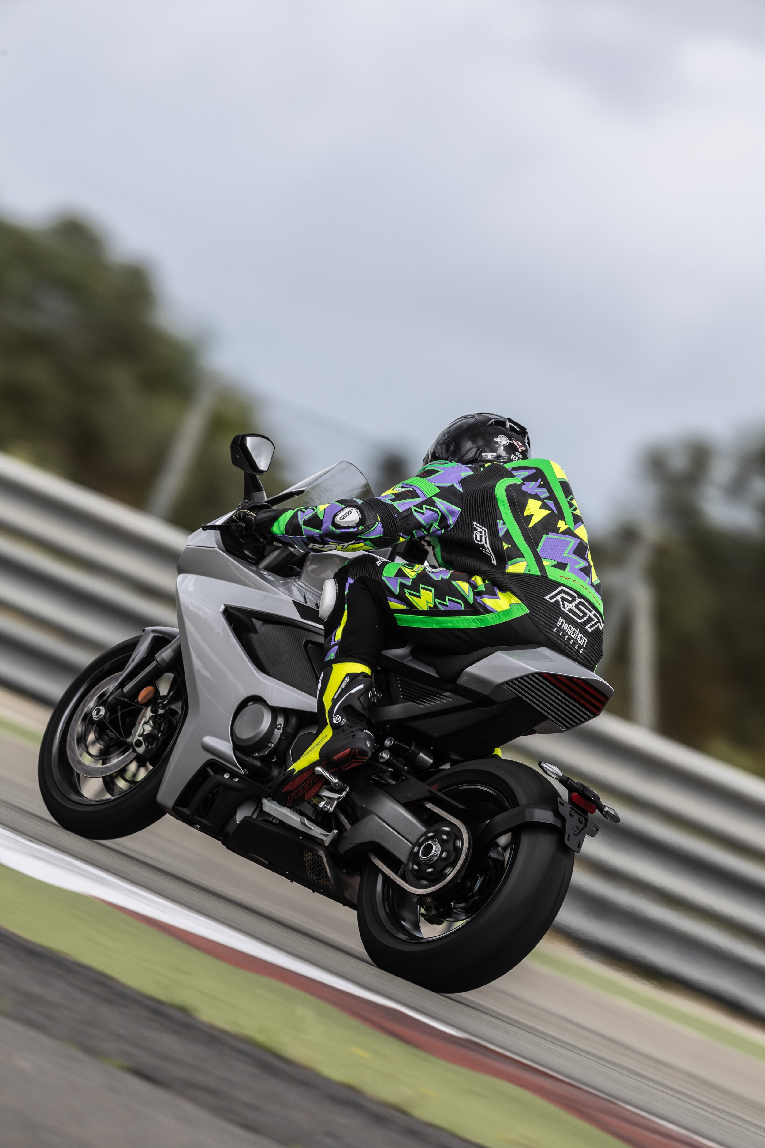 Norton-Manx-R-Global_Track_0139.jpg