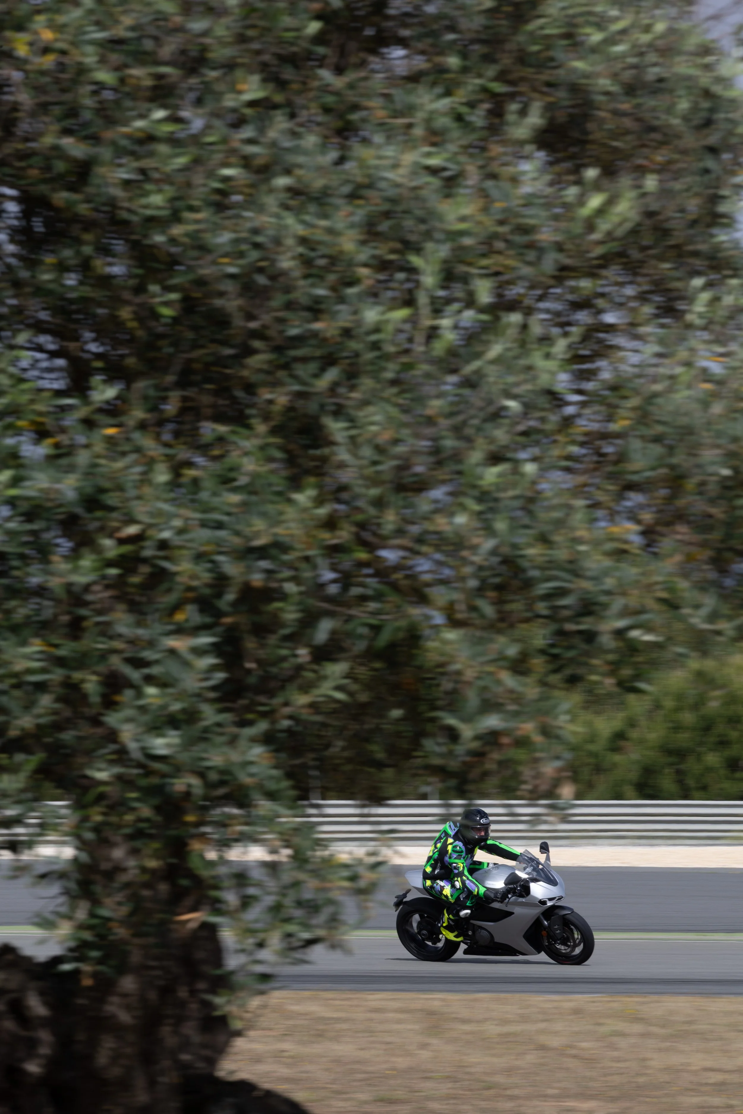 Norton-Manx-R-Global_Track_0124.jpg