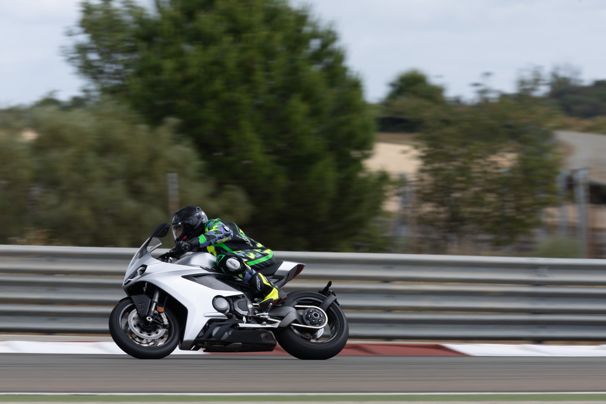 Norton-Manx-R-Global_Track_0133.jpg