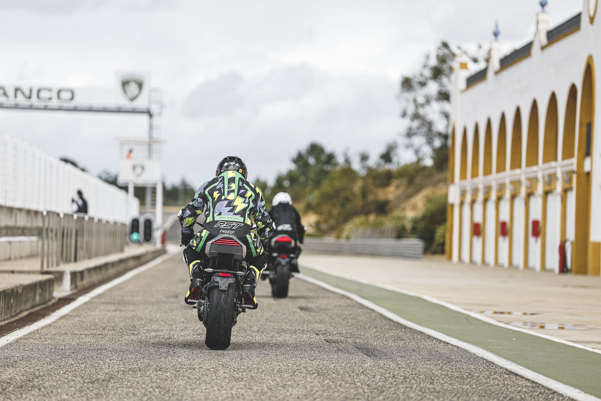 Norton-Manx-R-Global_BTS_024627.jpg