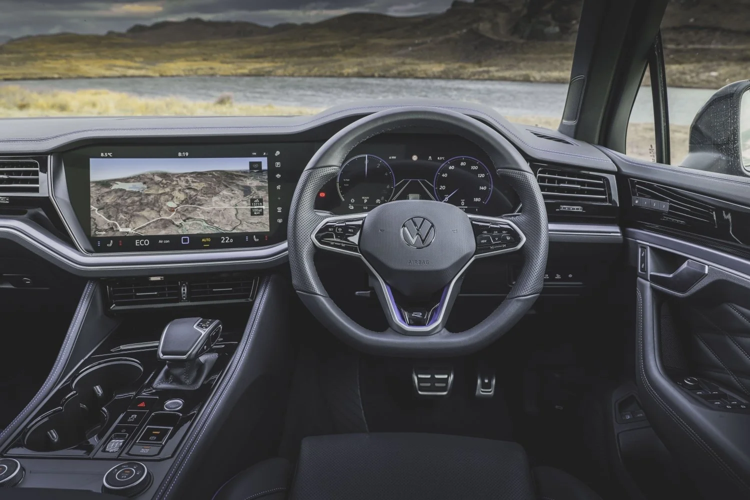 Volkswagen Touareg (6).jpg