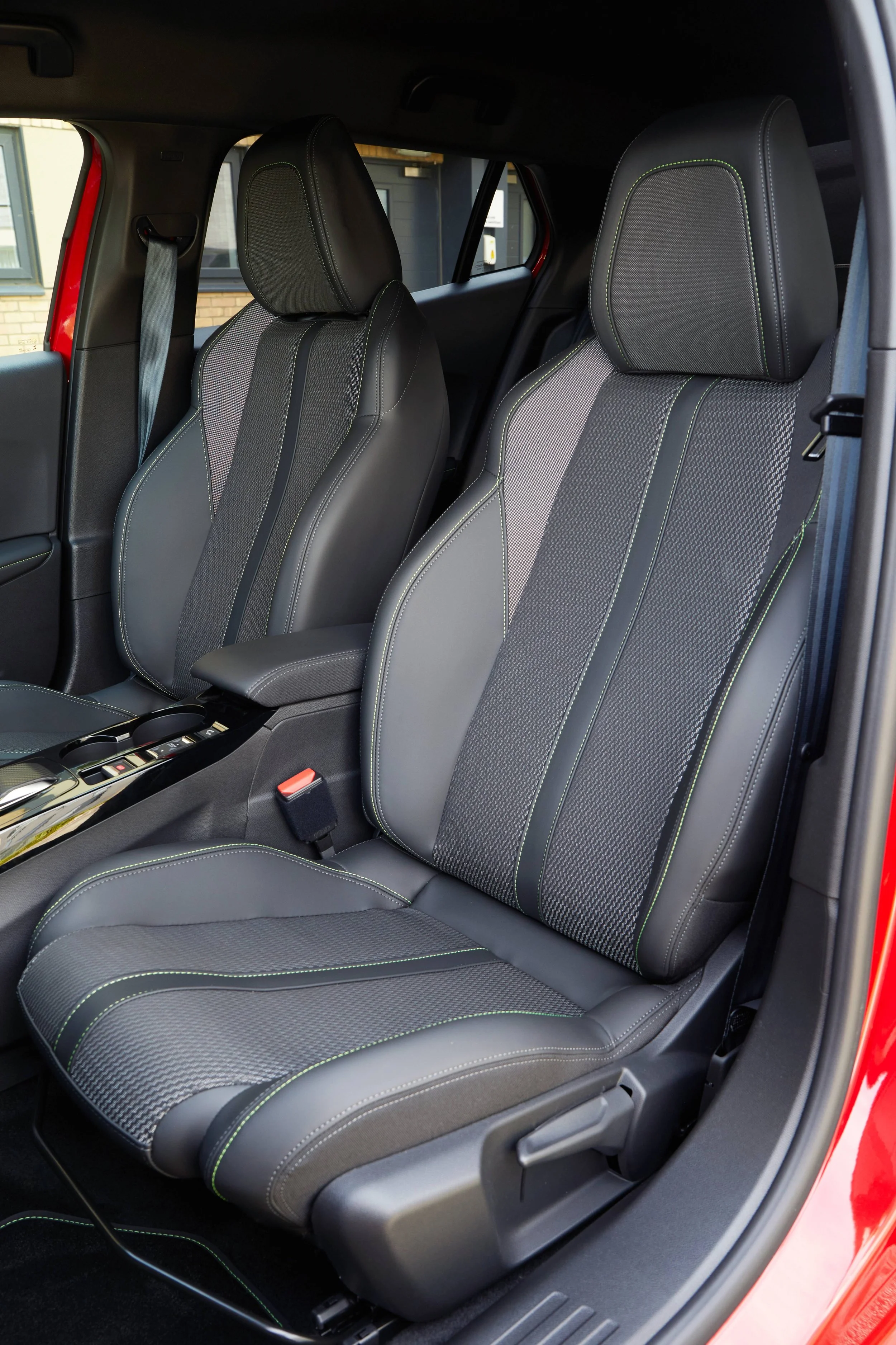 Peugeot 2008 (5).jpg