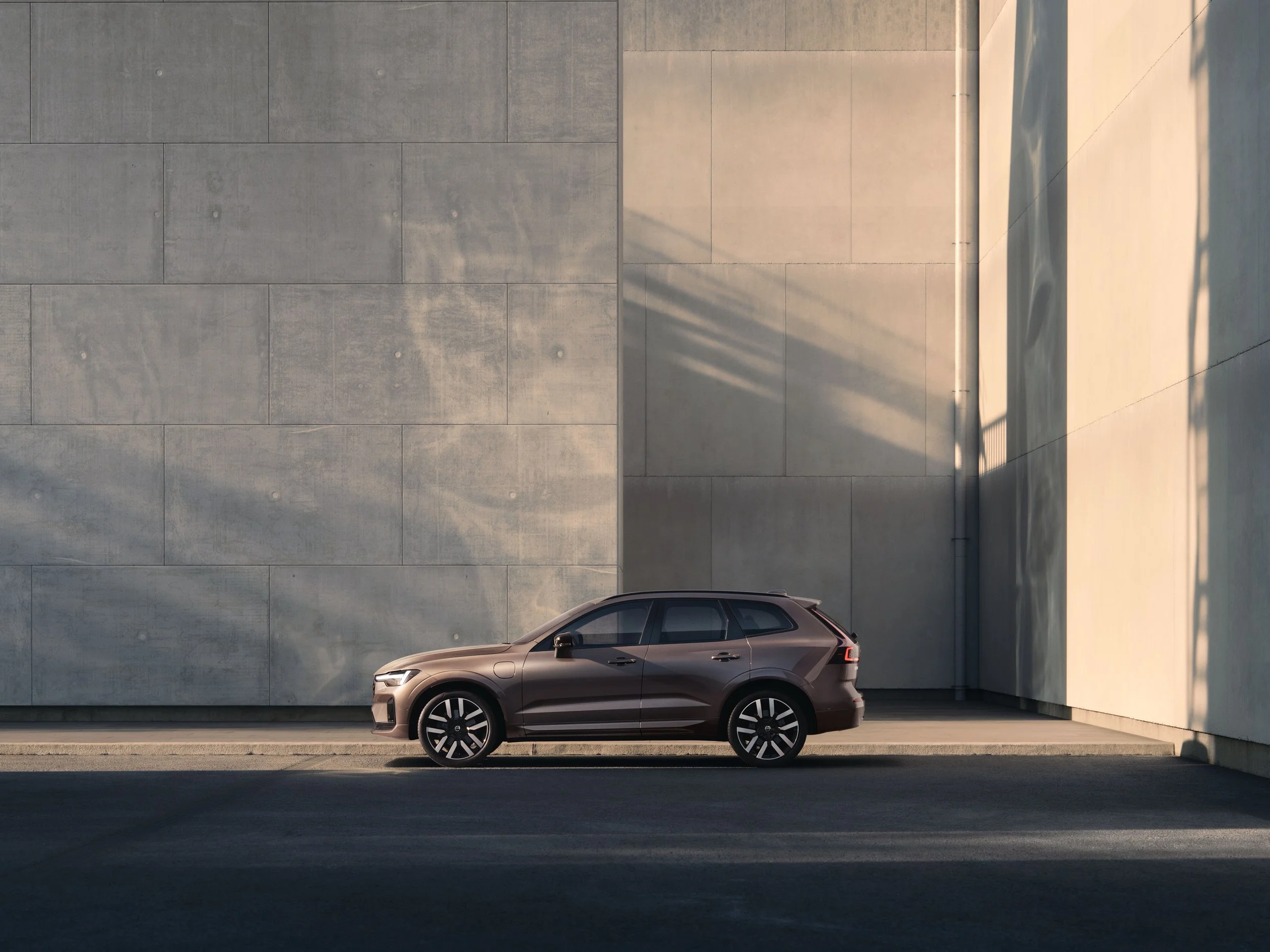 Volvo XC60 PHEV Gets Major Update and a Massive 700 Mile Hybrid Range