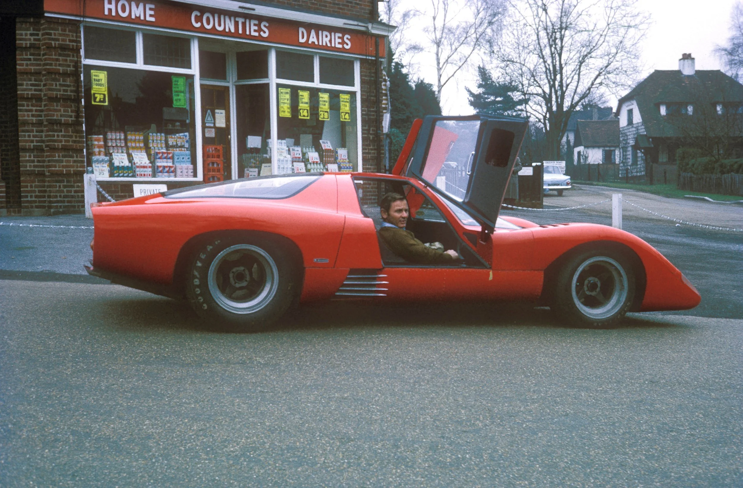 Original-18315-bruce-mclaren-m6gt-1.jpg